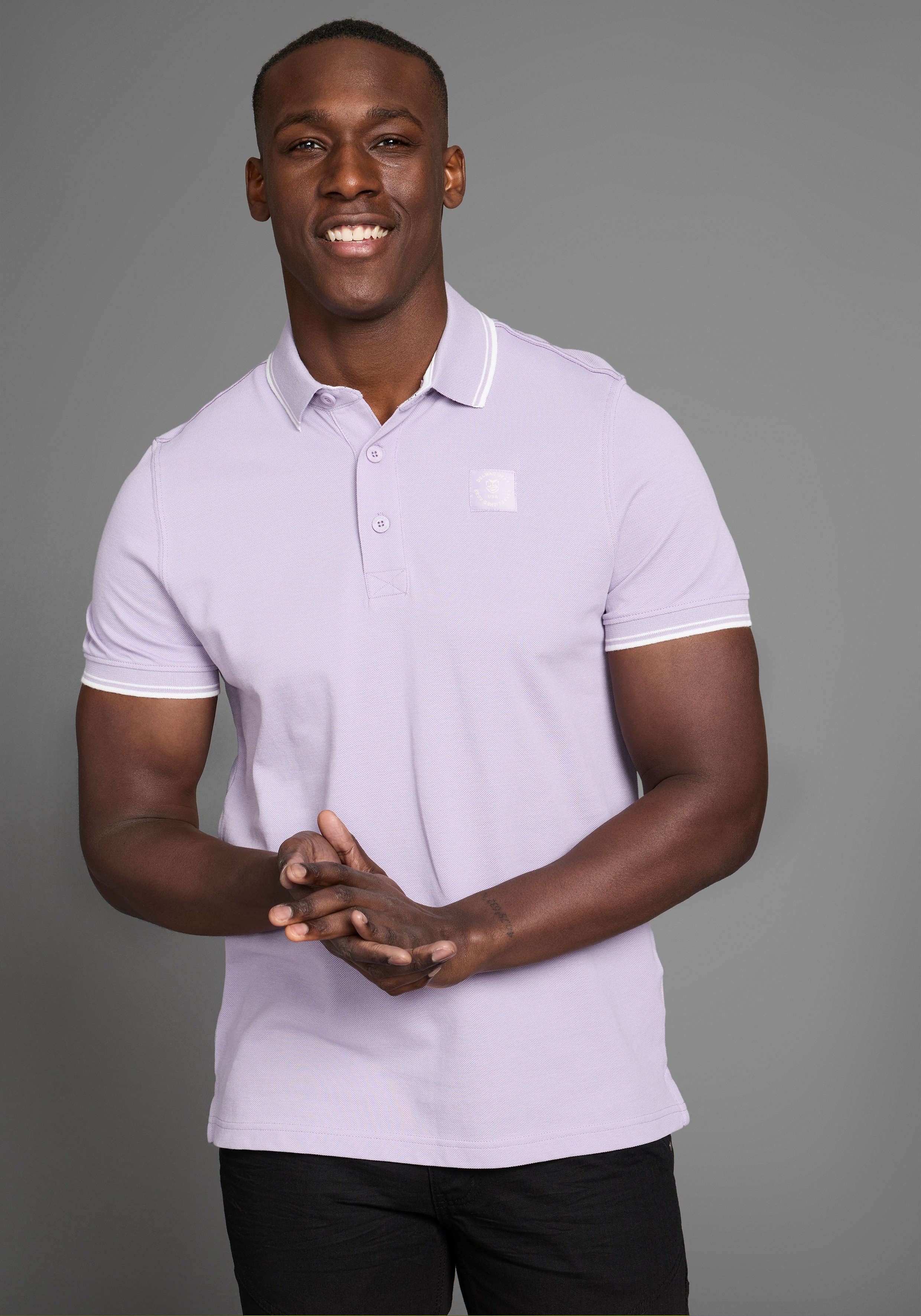 DELMAO Poloshirt "in vielen Sommer Farben Preis-Leistungs Bestseller" Trendige lockere Passform, immer perfekt gestylt Sportlicher Look