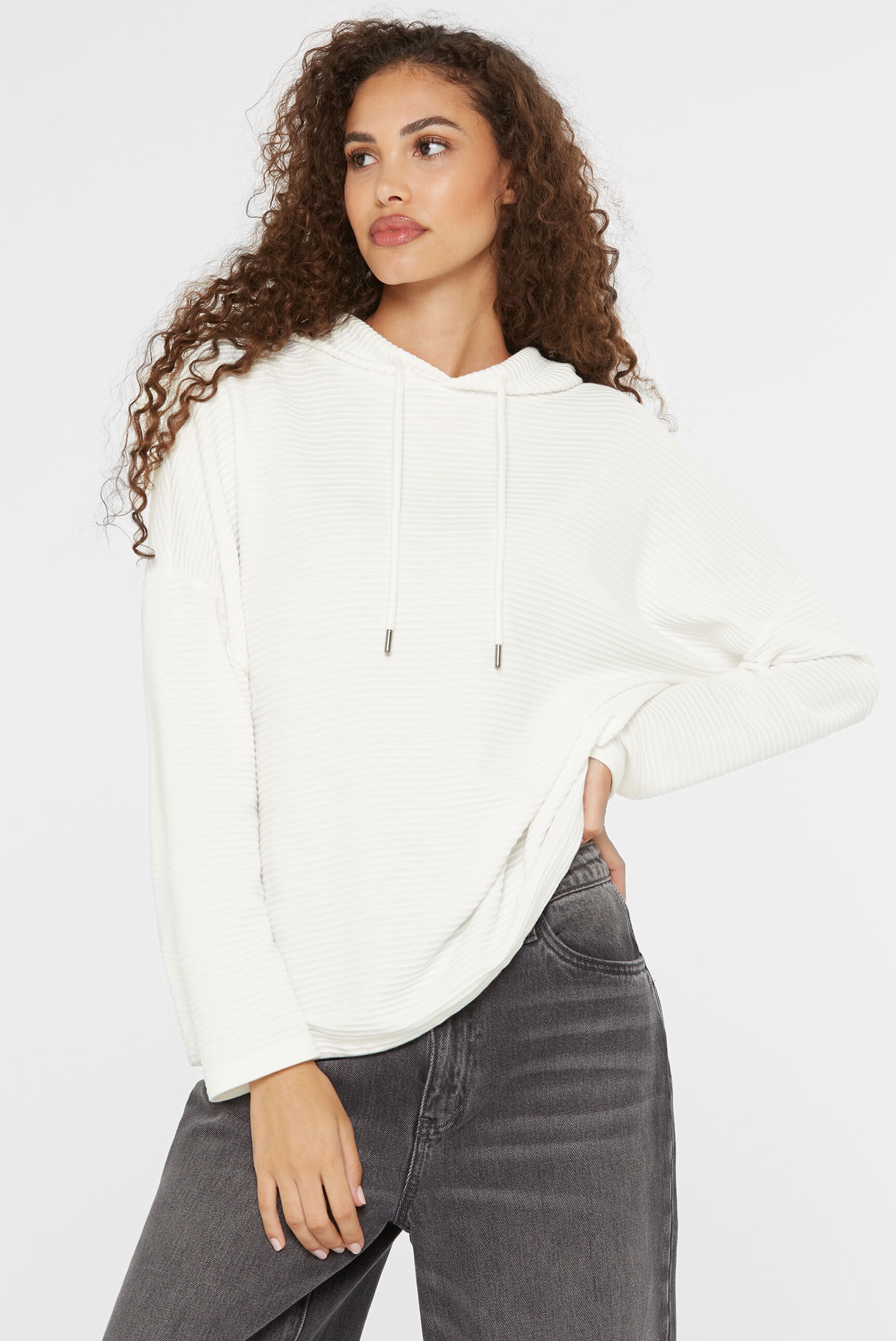 SENSES.THE LABEL Kapuzensweatshirt, mit überschnittenen Schultern