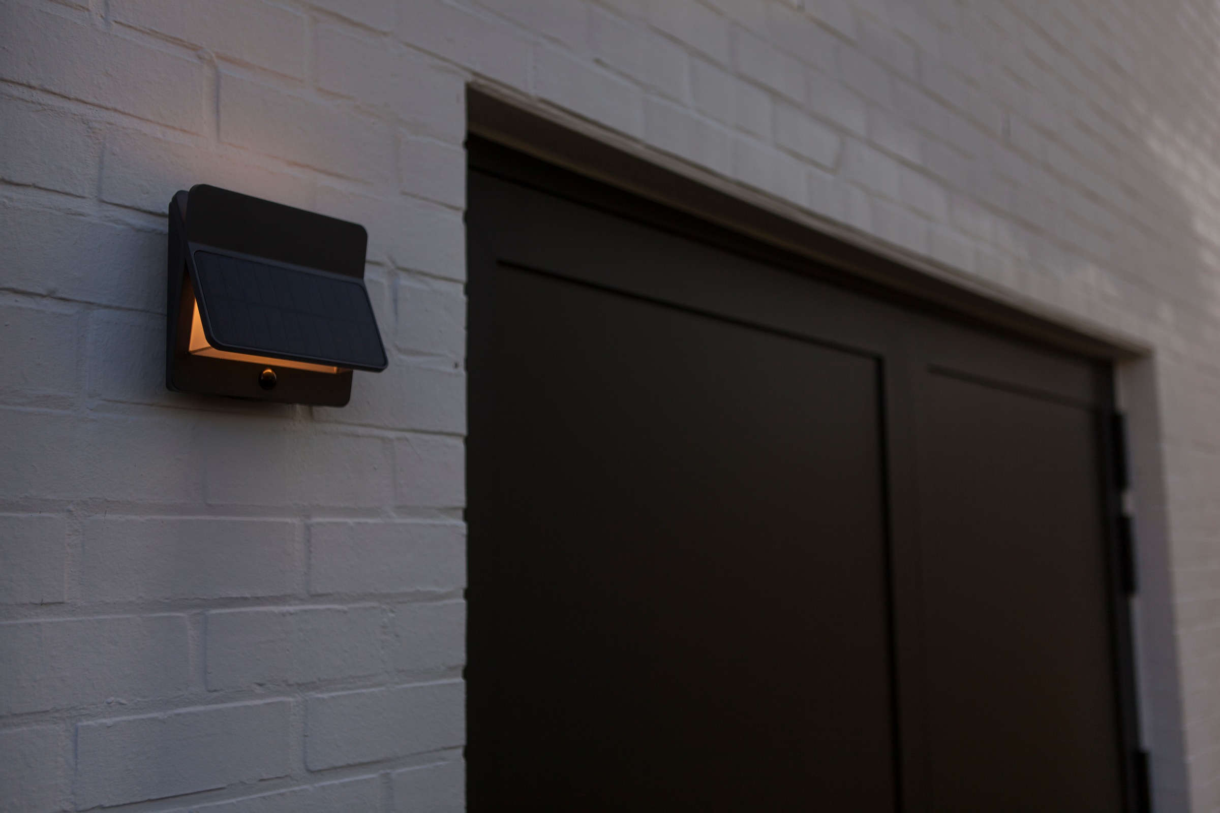 LUTEC LED Solarleuchte »LED-Solar-Aussenwandl. mit BWM ALETA«, 2 flammig, Leuchtmittel LED-Board | LED fest integriert, Design-Award