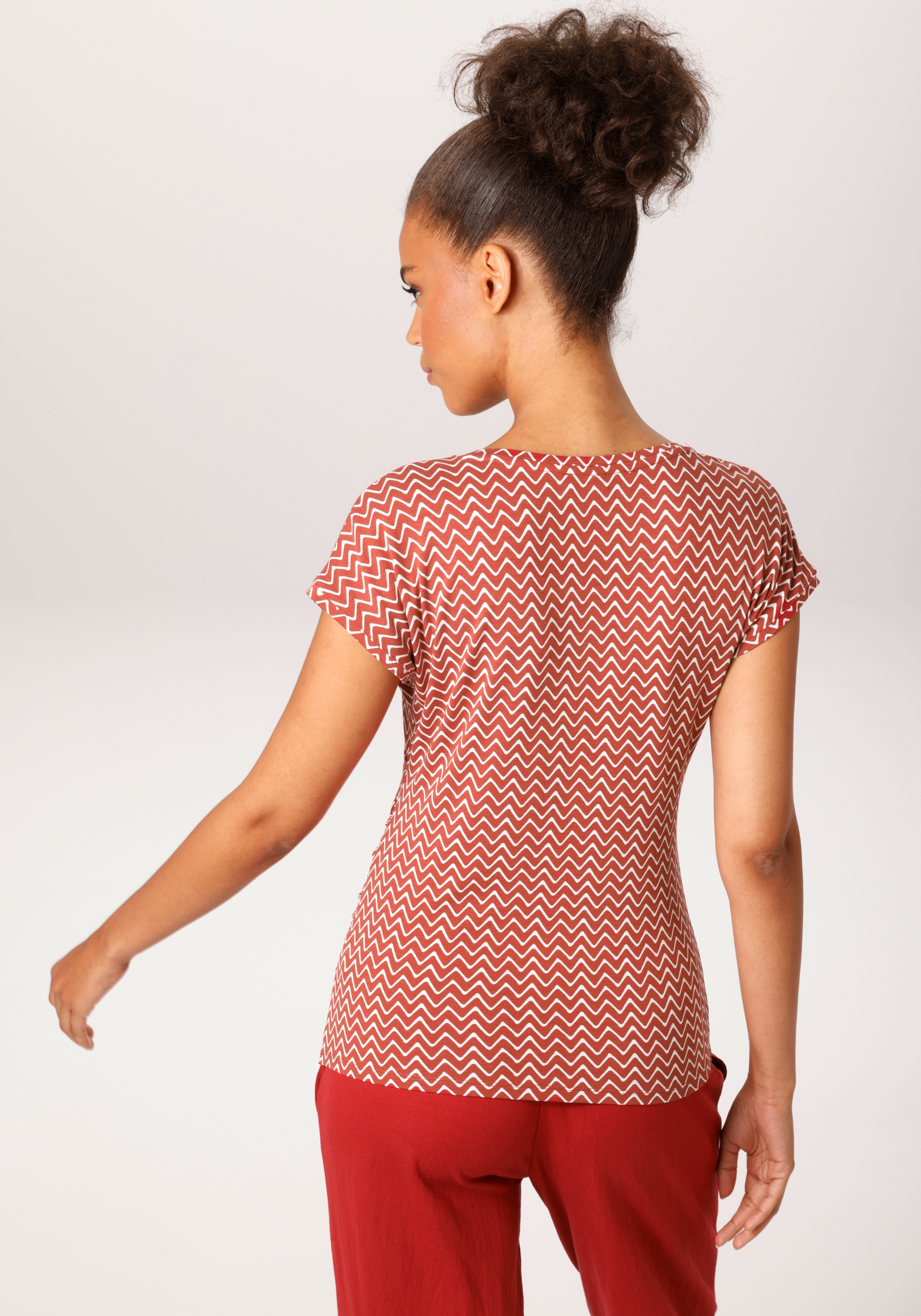 Aniston CASUAL T-Shirt im fantasievollem Zick-Zack-Muster - NEUE KOLLEKTION günstig online kaufen