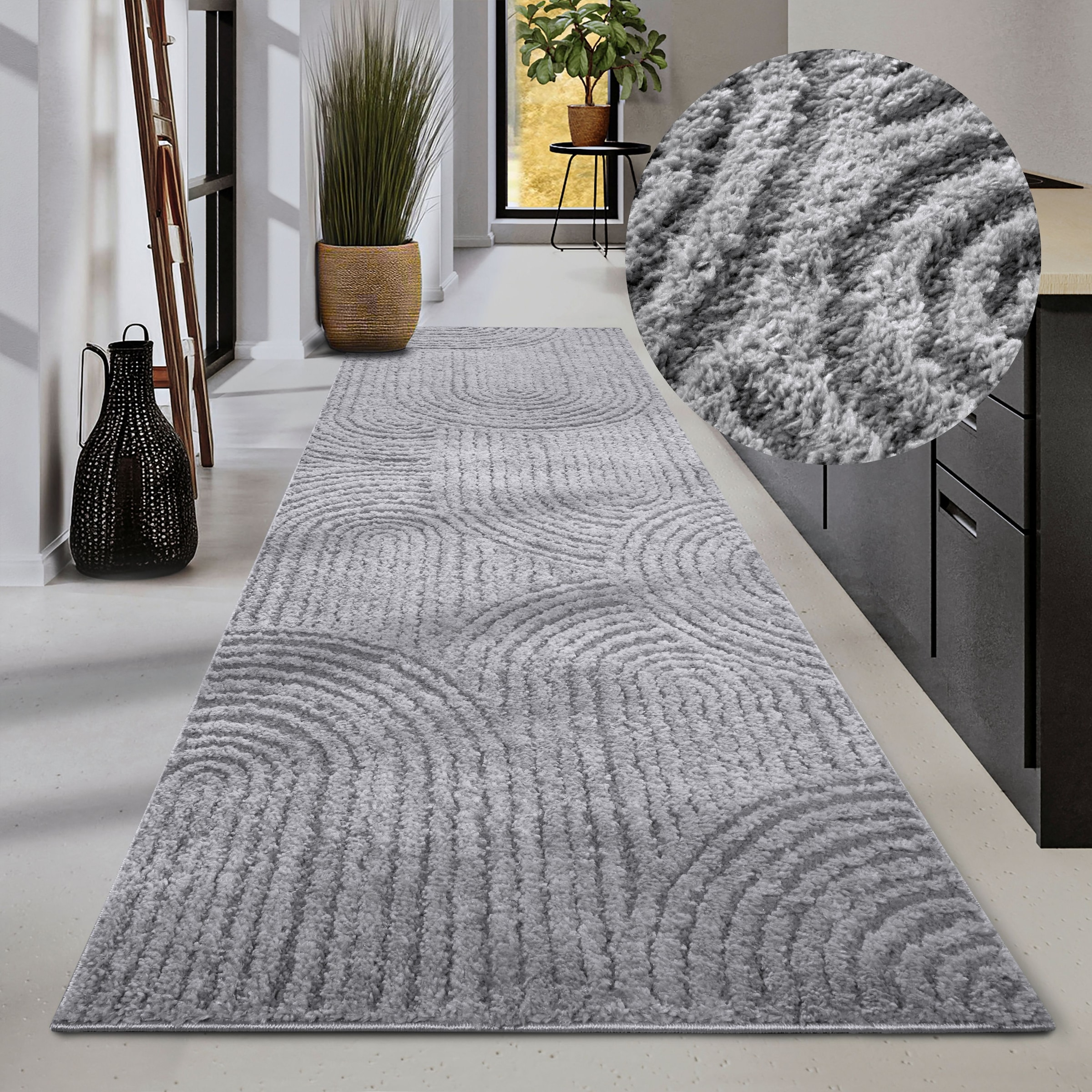 Designteppich ELLE DECORATION "Chappe", grau (hellgrau), B:80cm H:18mm L:240cm, Polyester, Teppiche, Shaggy, Läufer, flauschig, weich, Langflor, modern, Hoch Tief Effekt