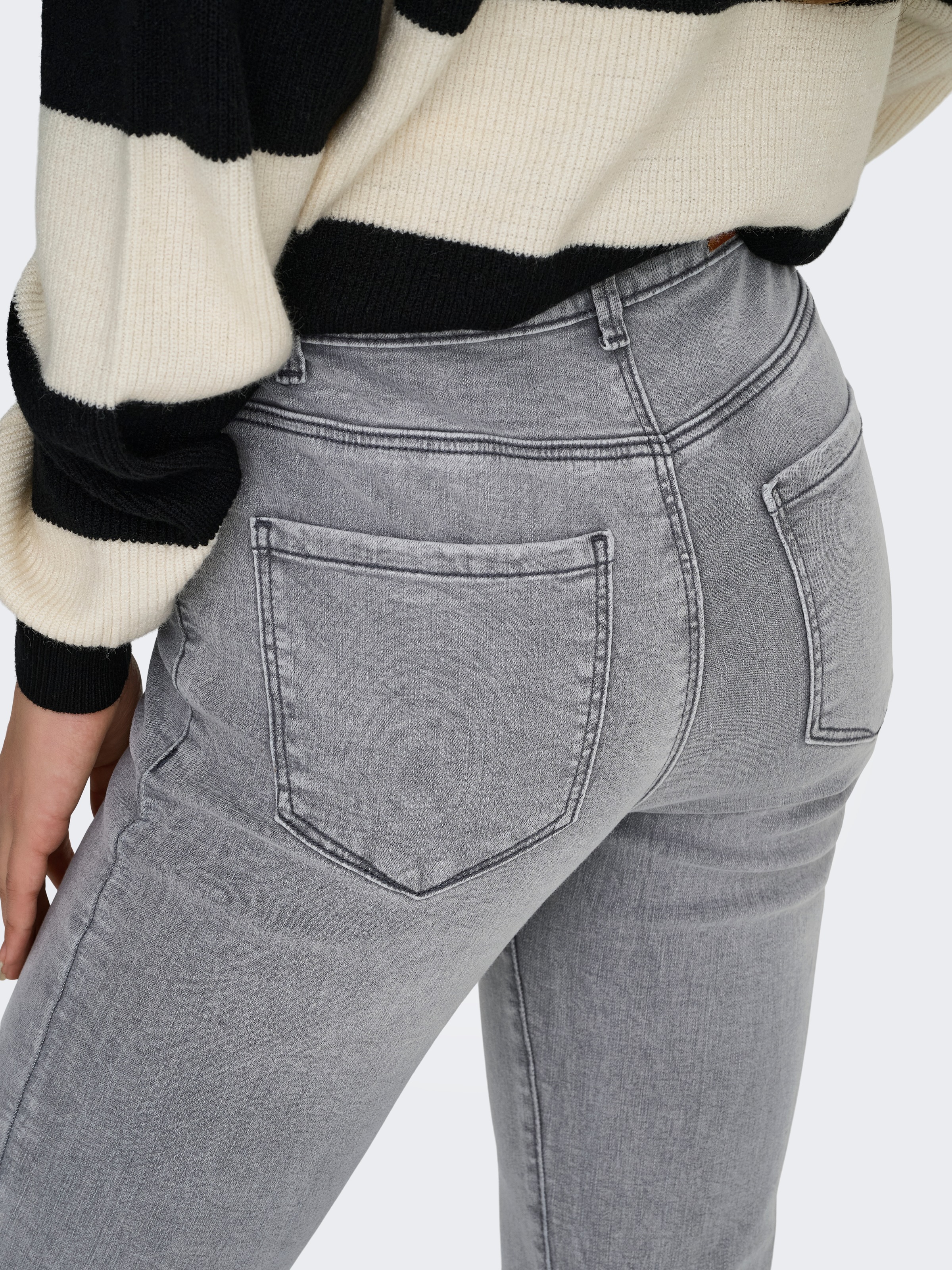 ONLY Bootcut-Jeans »ONLLUSH MW RETRO FLARED DNM« Materialmix, bootcut fit, Regular Waist, 
Retro-Fit