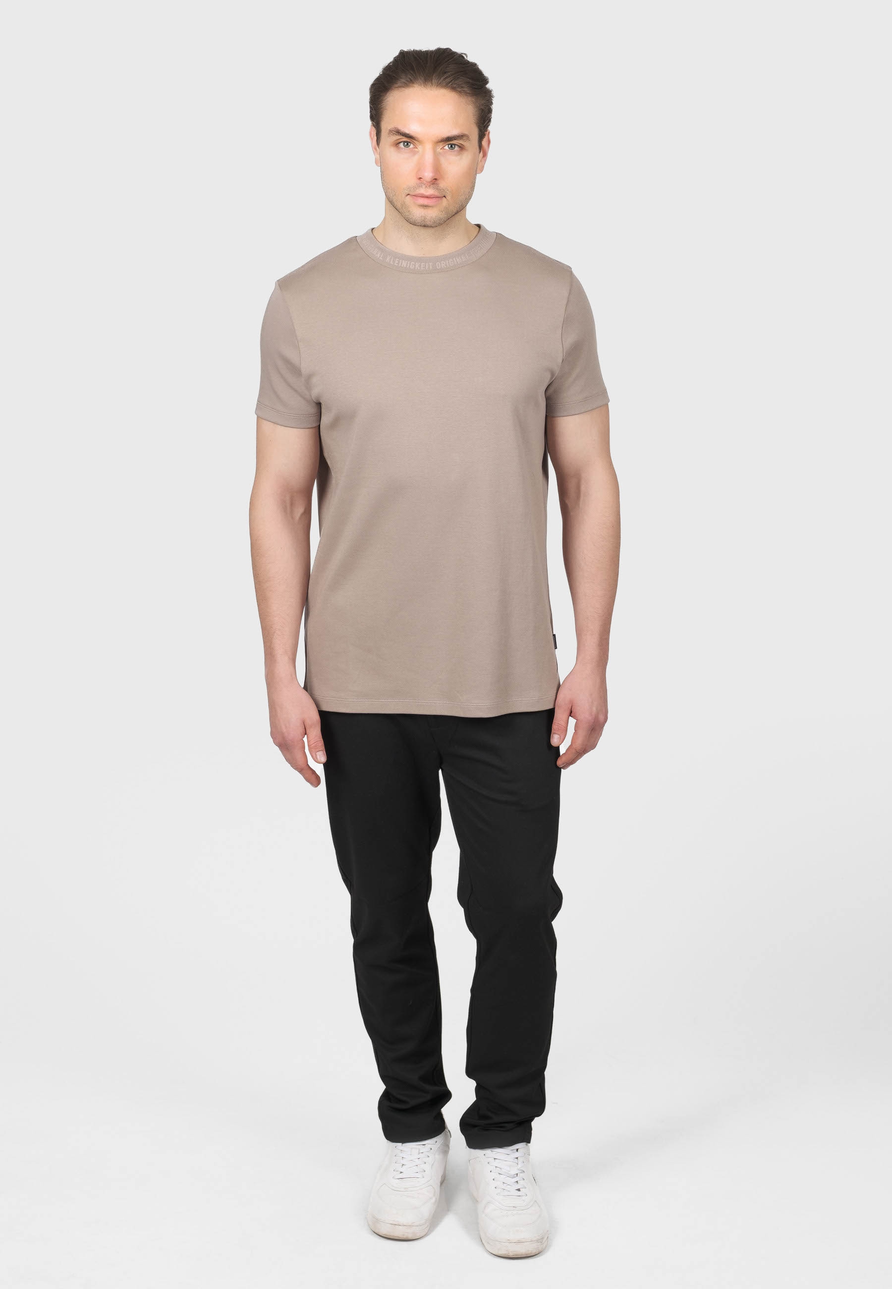 Kleinigkeit T-Shirt »Kleinigkeit Unterragendes Shört« 1