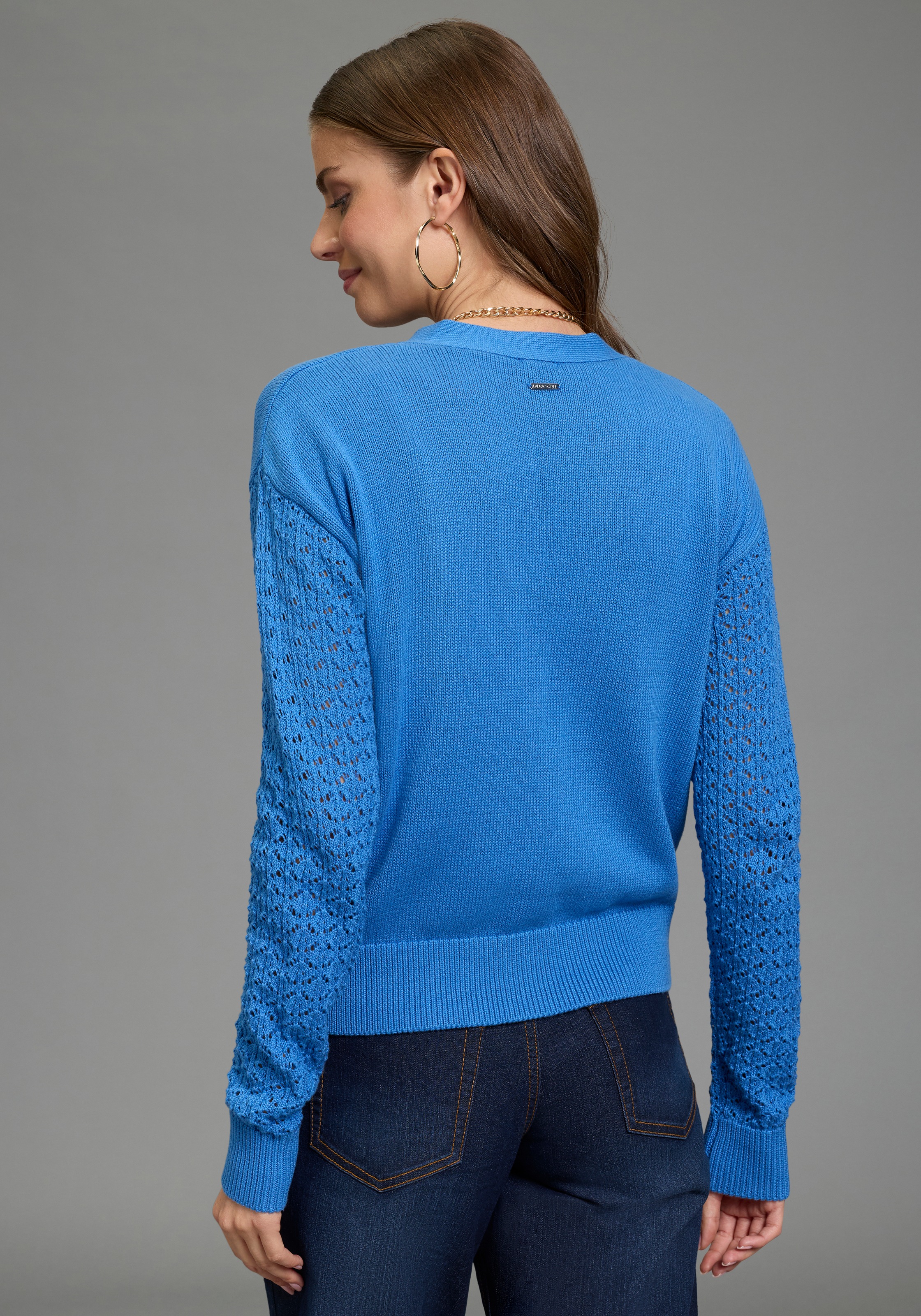 Laura Scott Strickjacke mit femininen Ajourärmeln und V-Ausschnitt günstig online kaufen