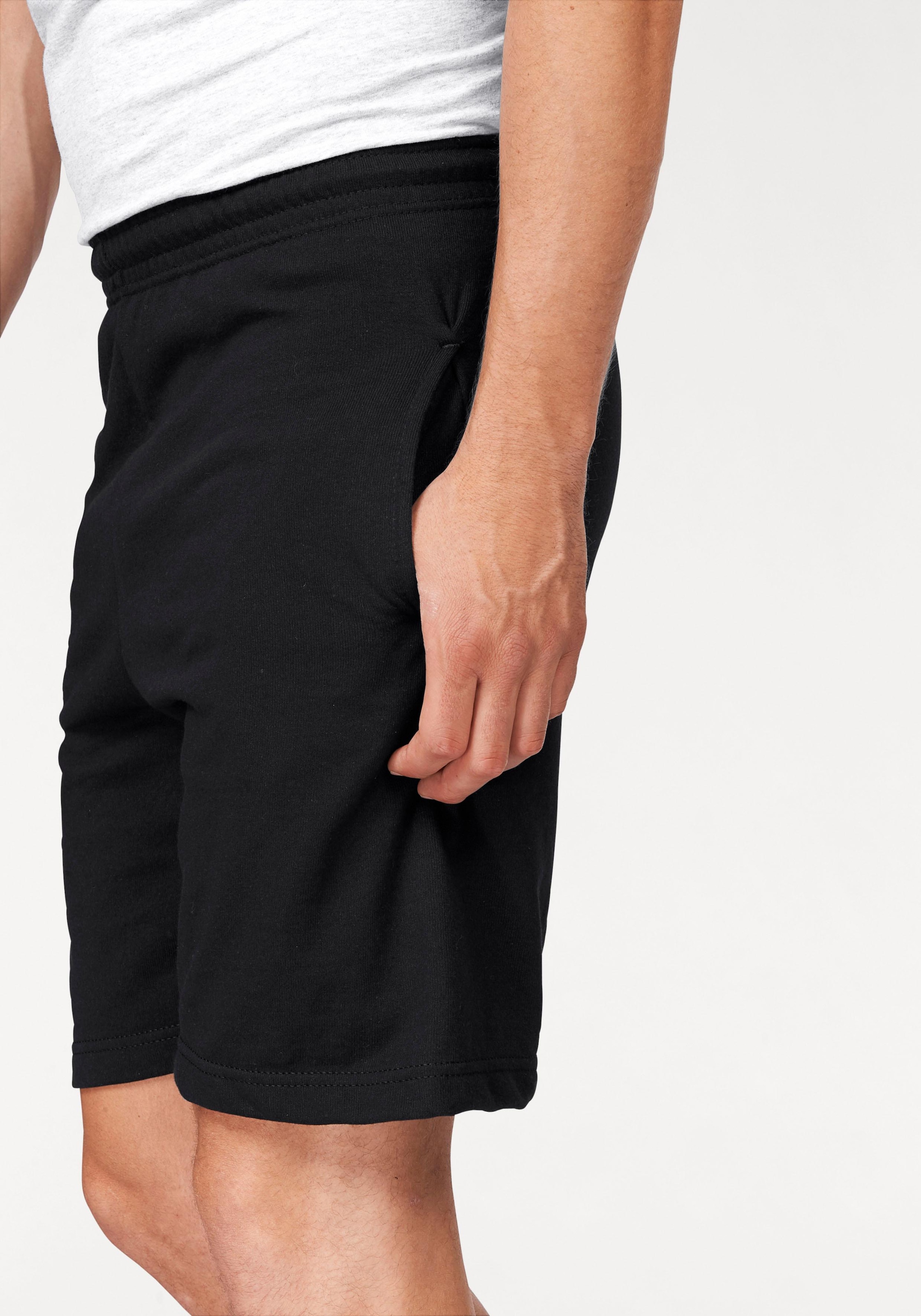 Fruit of the Loom Sweatshorts, in bequemer Form