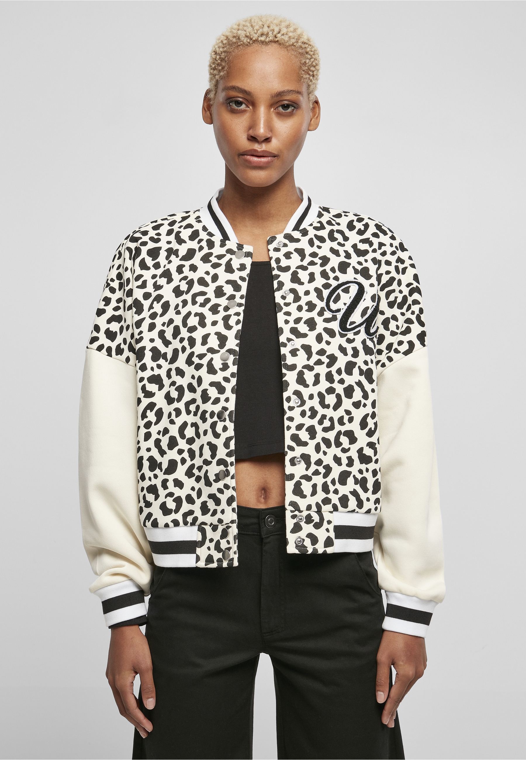 URBAN CLASSICS Strickfleecejacke »Urban Classics Damen Ladies AOP Oversized College Sweat Jacket« 1 Stk. tlg. ohne Kapuze