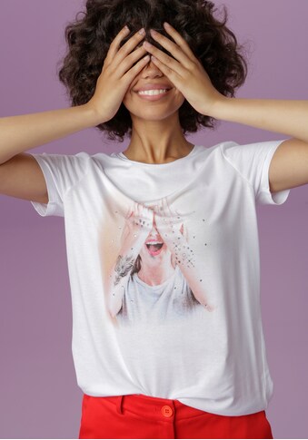 Aniston CASUAL T-Shirt, mit Glitzersteinchen verzierter Frontdruck - NEUE KOLLEKTION kaufen