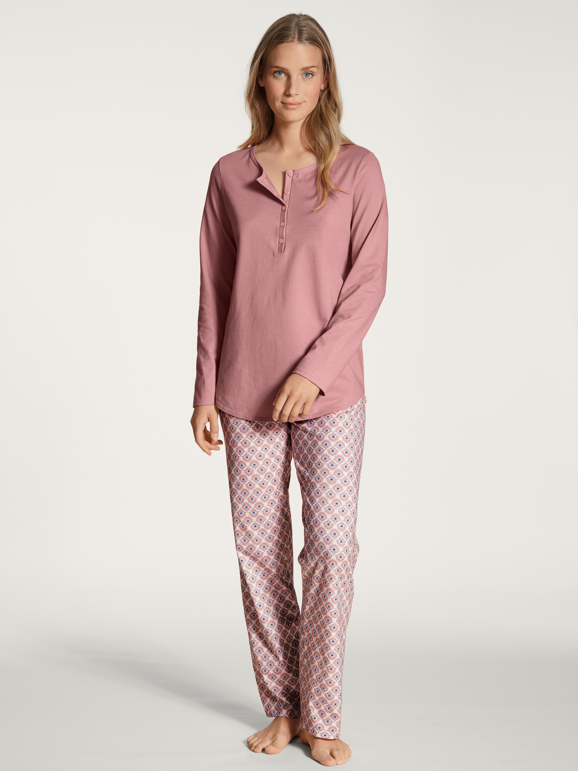 CALIDA Pyjama "Lovely Nights" 2 Stk. tlg., mit Knopfleiste am Aussschnitt günstig online kaufen