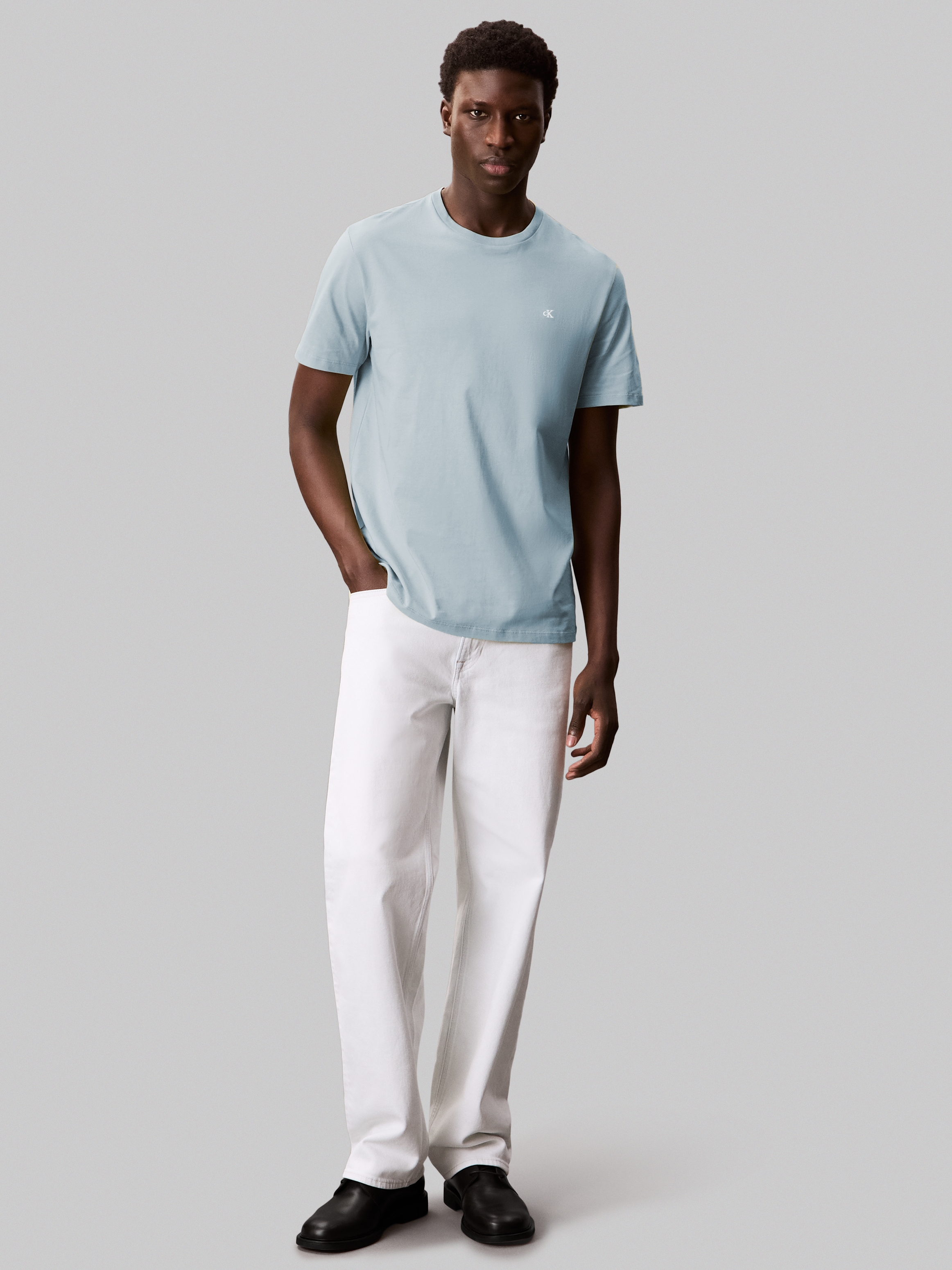 Calvin Klein Jeans T-Shirt »SS SMOOTH CTTN SOLID CREWNK TEE«, mit Logo