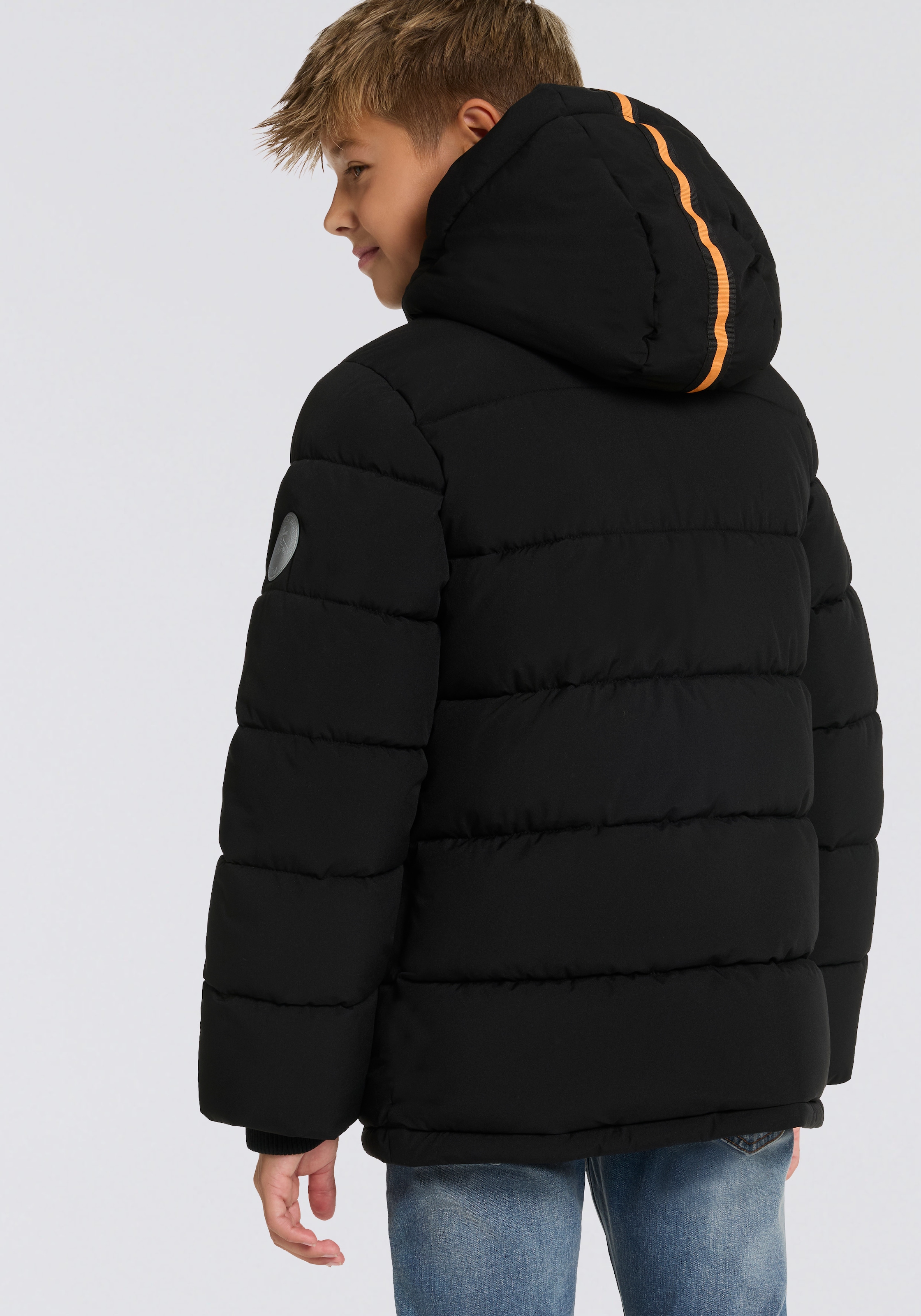 KIDSWORLD Outdoorjacke »Winterwarme Jacke, gesteppt«, mit Kapuze, Trendige Winterjacke mit refklektierenden Details