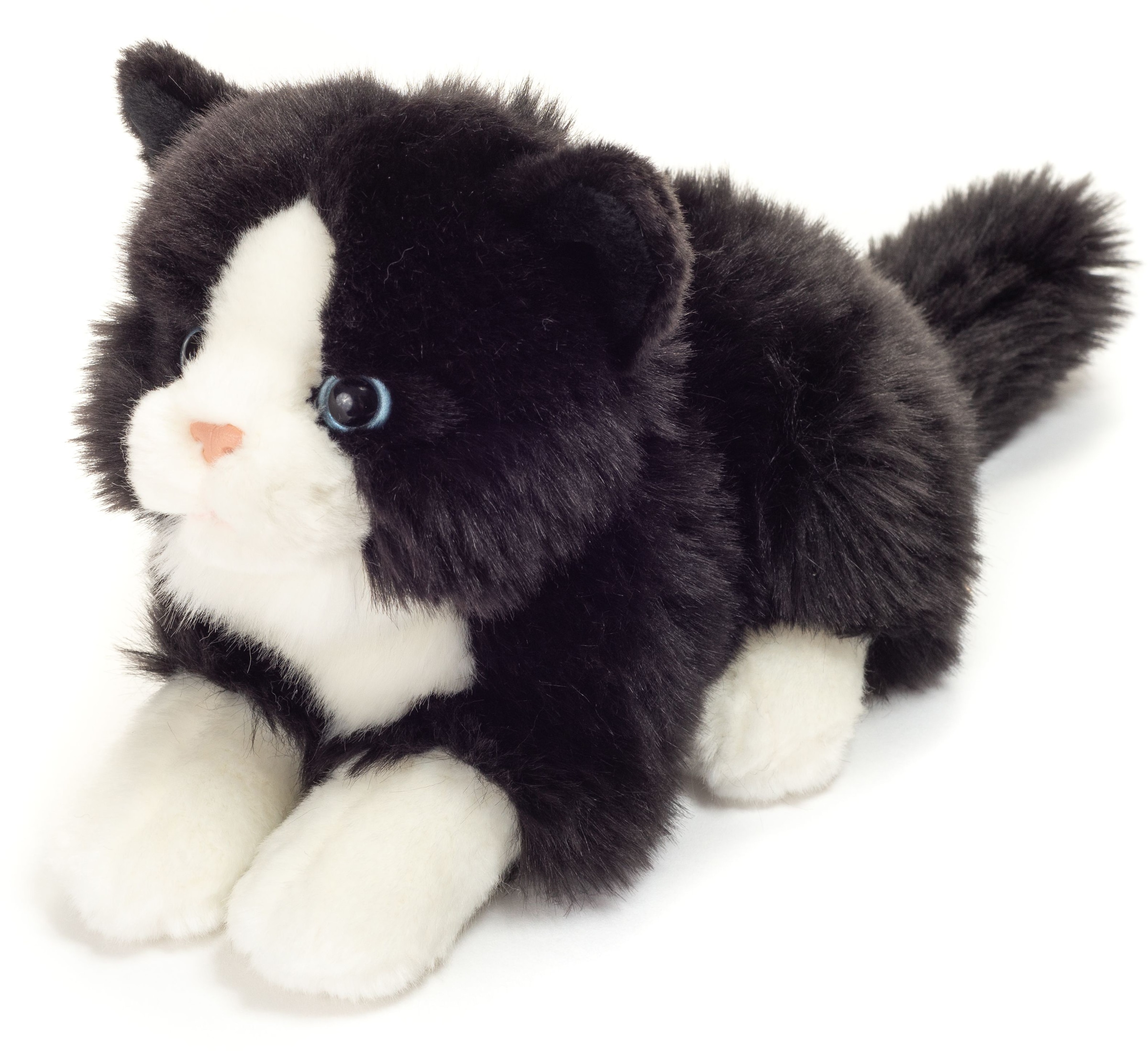 Teddy Hermann® Kuscheltier »Katze liegend schwarz/weiß, 20 cm«, zum Teil aus recyceltem Material