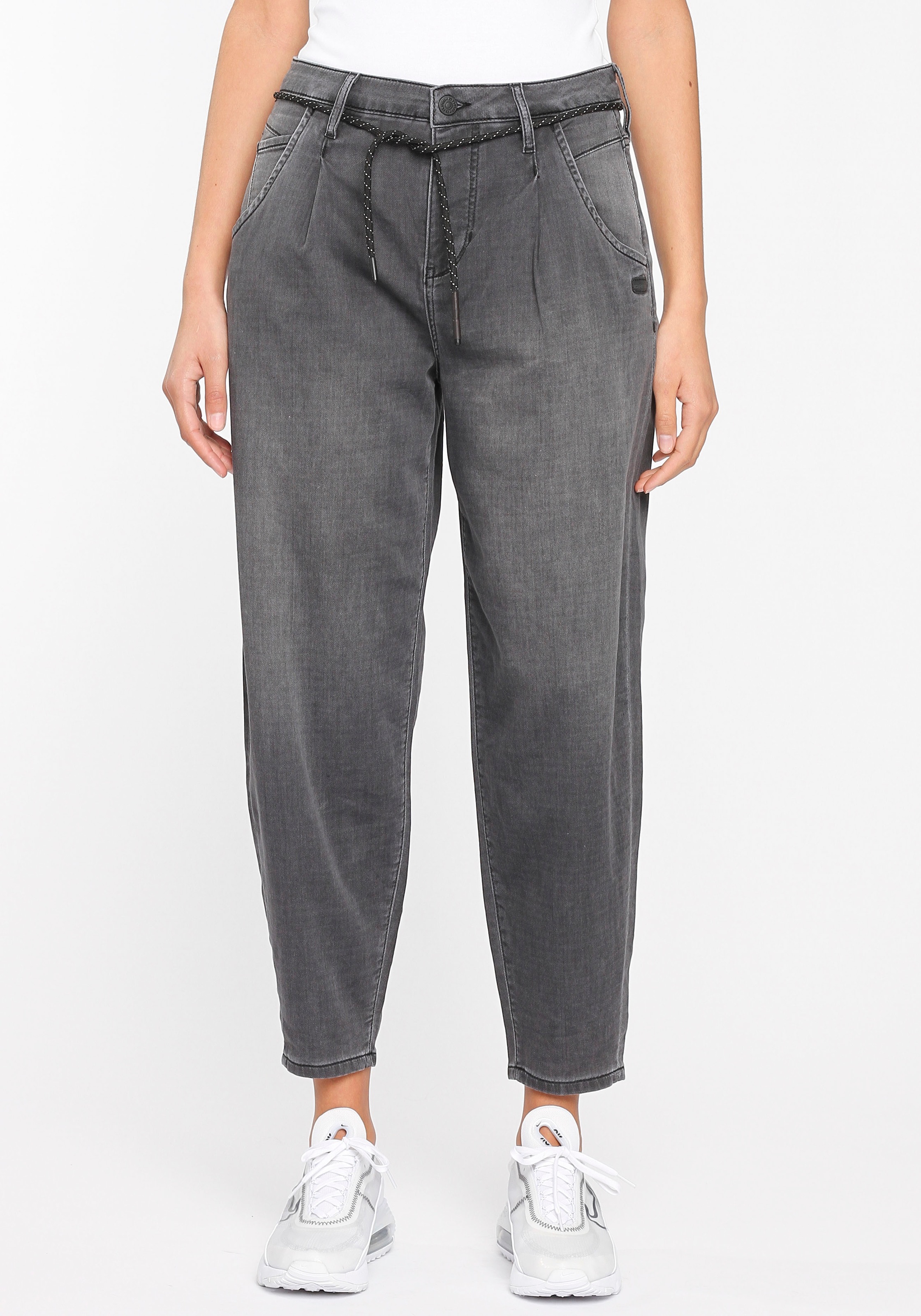 GANG Ankle-Jeans »94SILVIA JOGGER« mit viel Volumen an Hüfte und Oberschenkel
