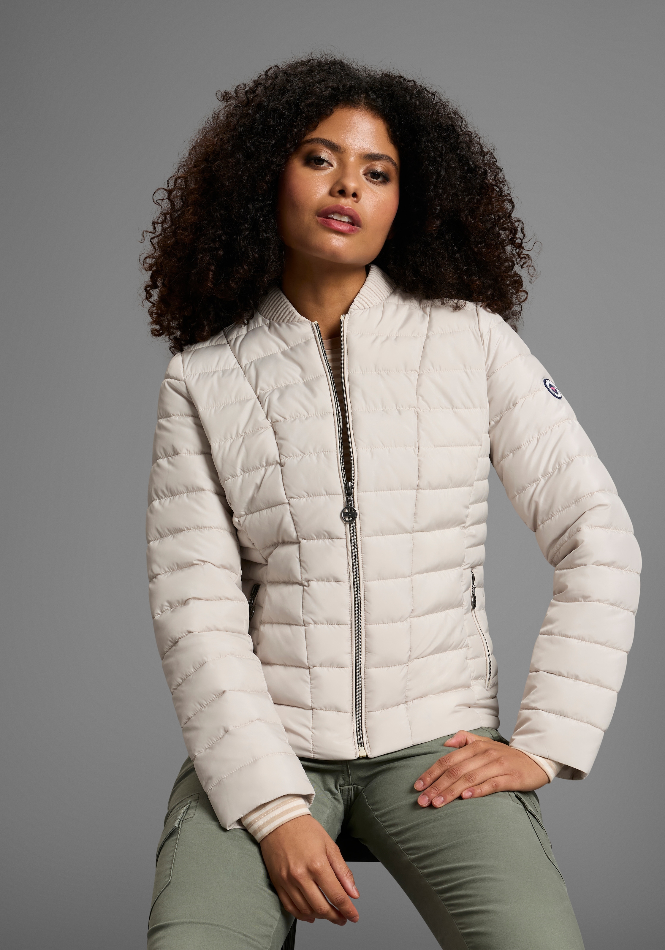 KangaROOS Steppjacke Übergangsjacke, figurbetonter Schnitt, hüftlange Passf günstig online kaufen