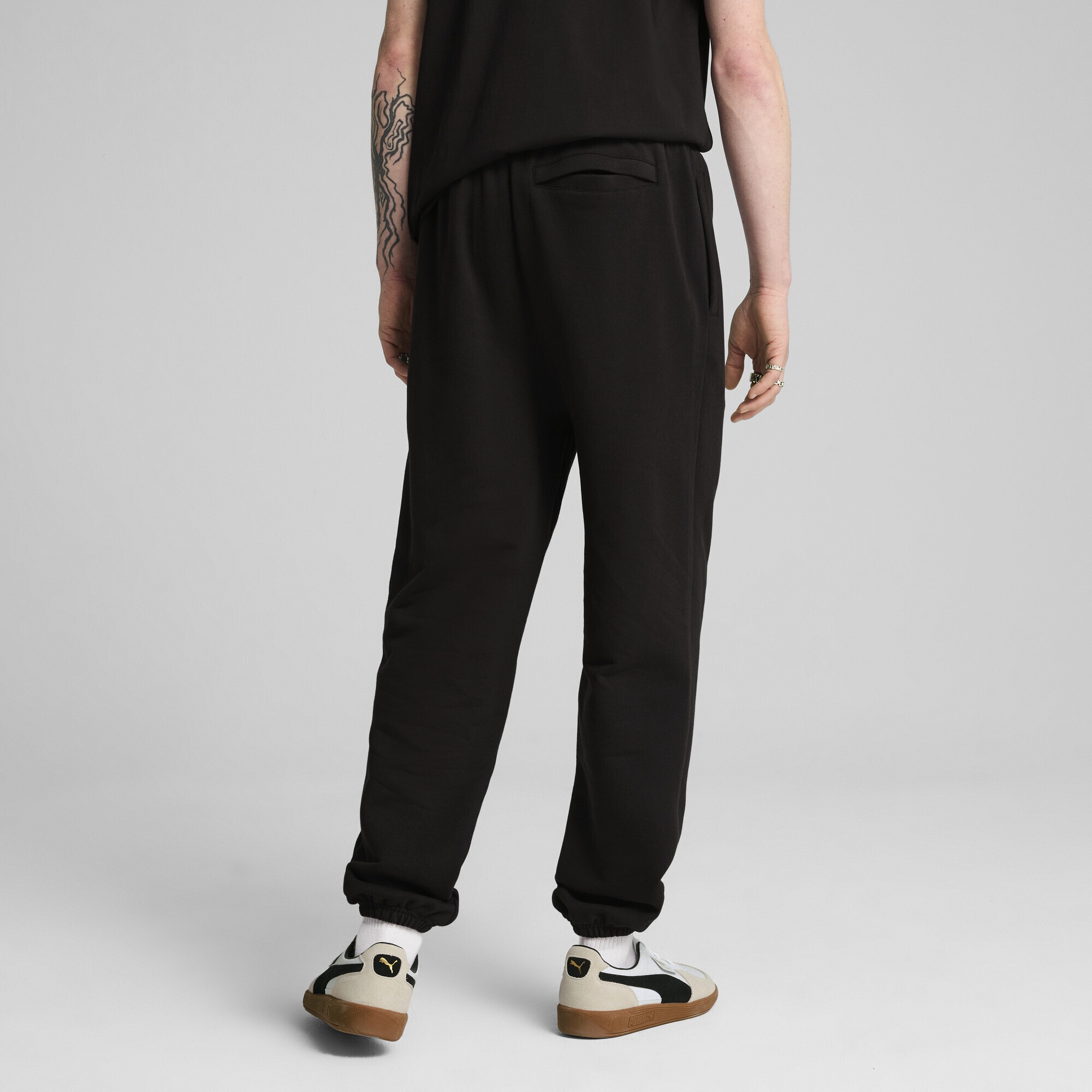 PUMA Sporthose »Wardrobe Essentials Relaxed Jogginghose Herren«