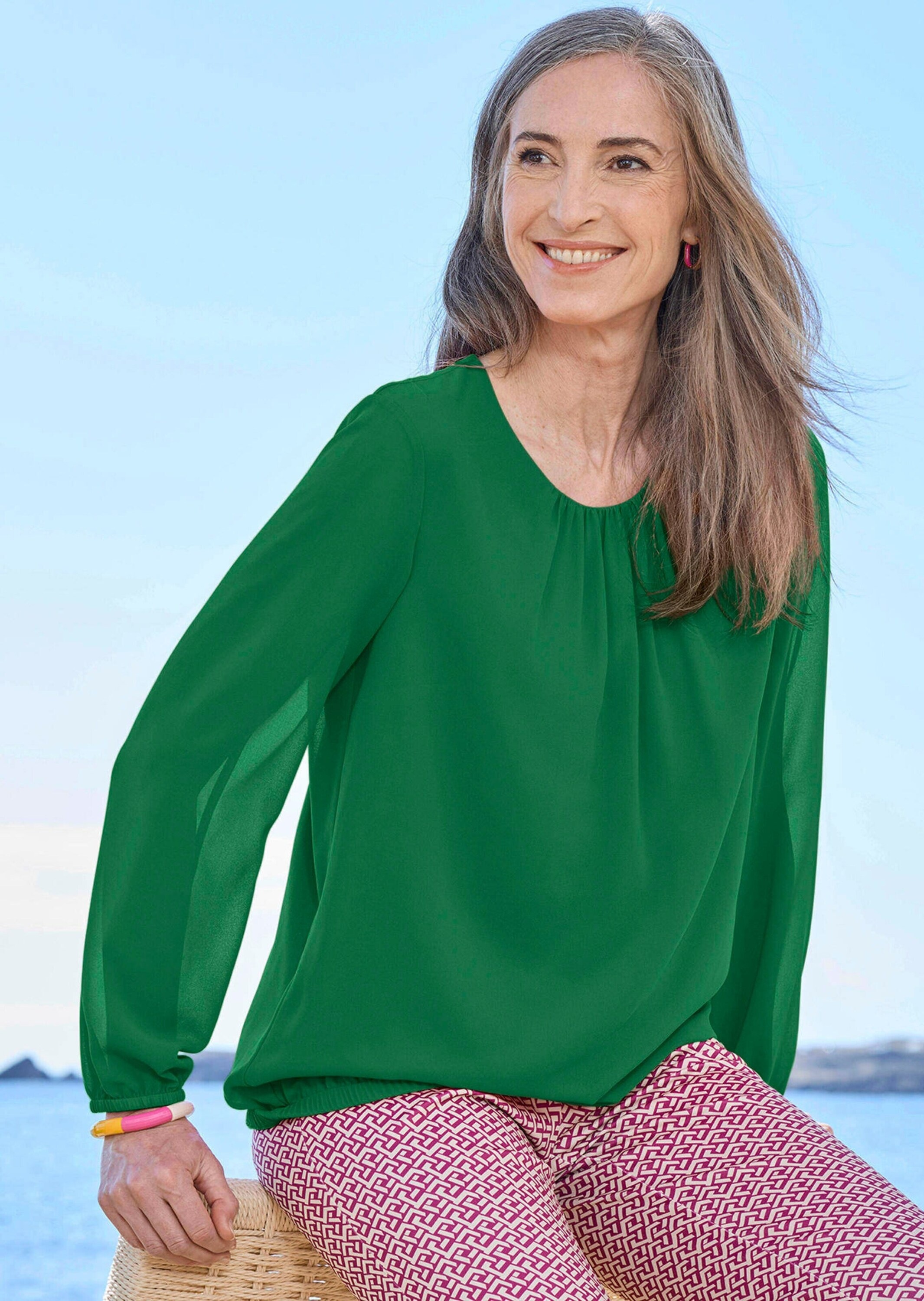 Klassische Bluse GOLDNER "Kurzgröße Elegante Bluse aus Chiffon", Damen, Gr. 20, grün, Obermaterial: 67% Polyester PES. 30% Viskose CV. 3% Elasthan EL., Modisch, Blusen, Rundhalsausschnitt 3