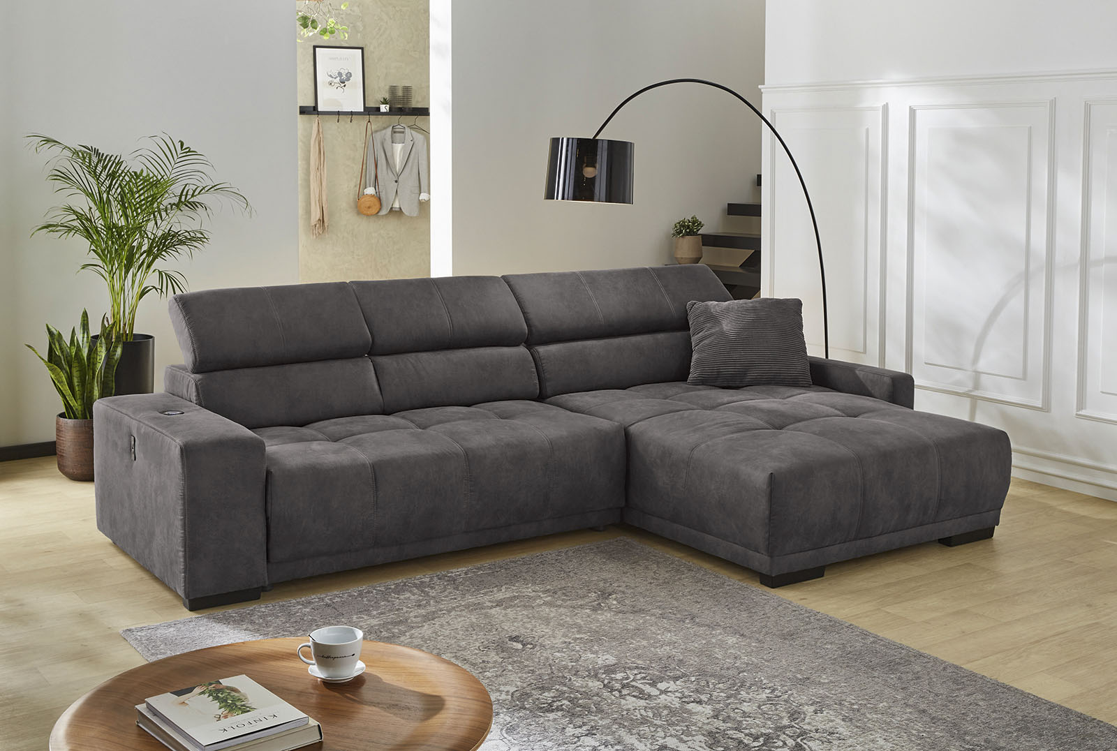 Jockenhöfer Gruppe Ecksofa "Le Mans L-Form, B: 320 cm, mit 30 cm elektr. Sitztiefenverstellung" Kopfteilverstellung, induktive Ladestation, USB-Anschluss & Zierkissen