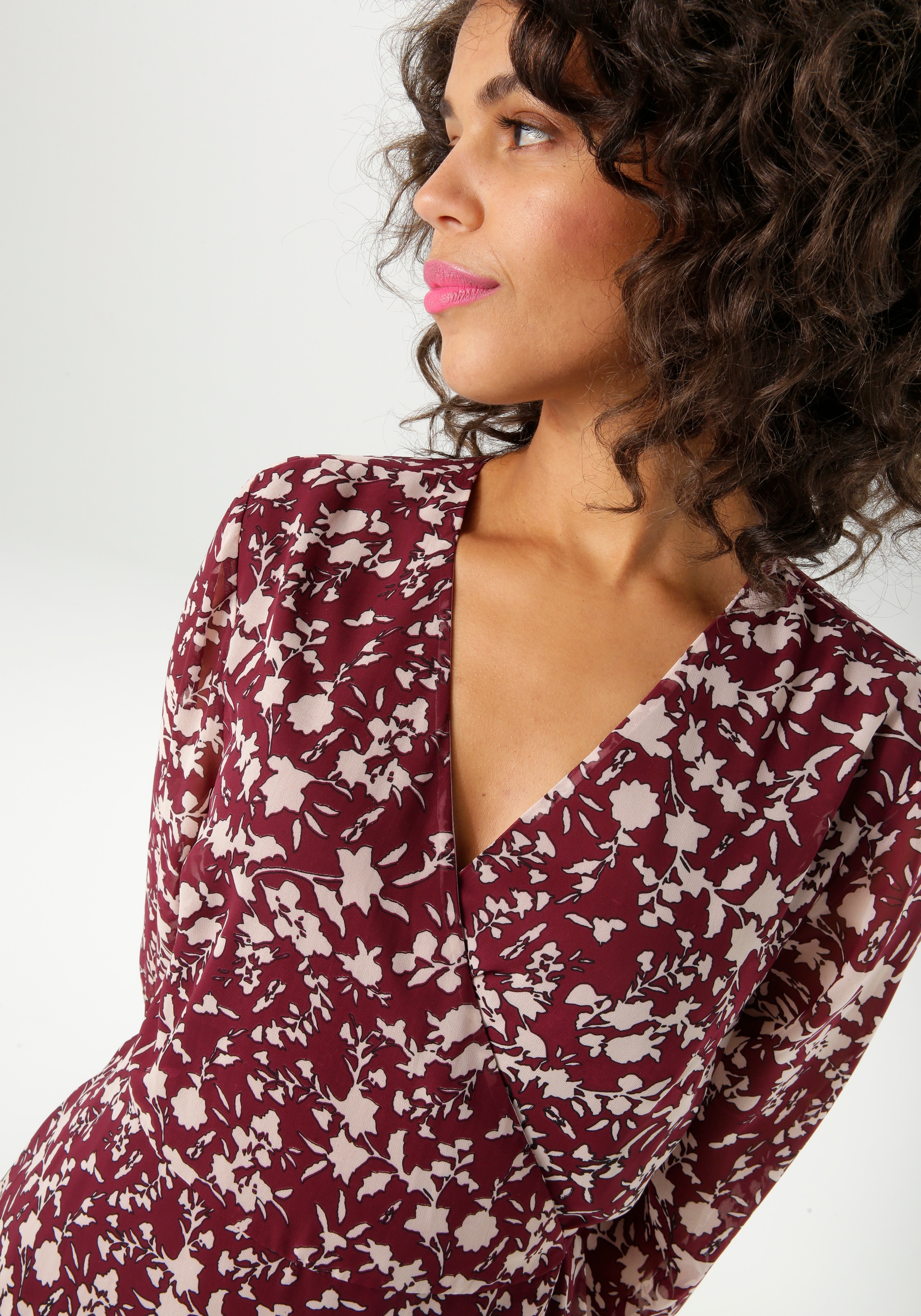 Aniston CASUAL Wickelkleid, mit grafischen Blumendruck - jedes Teil ein Unikat - NEUE KOLLEKTION