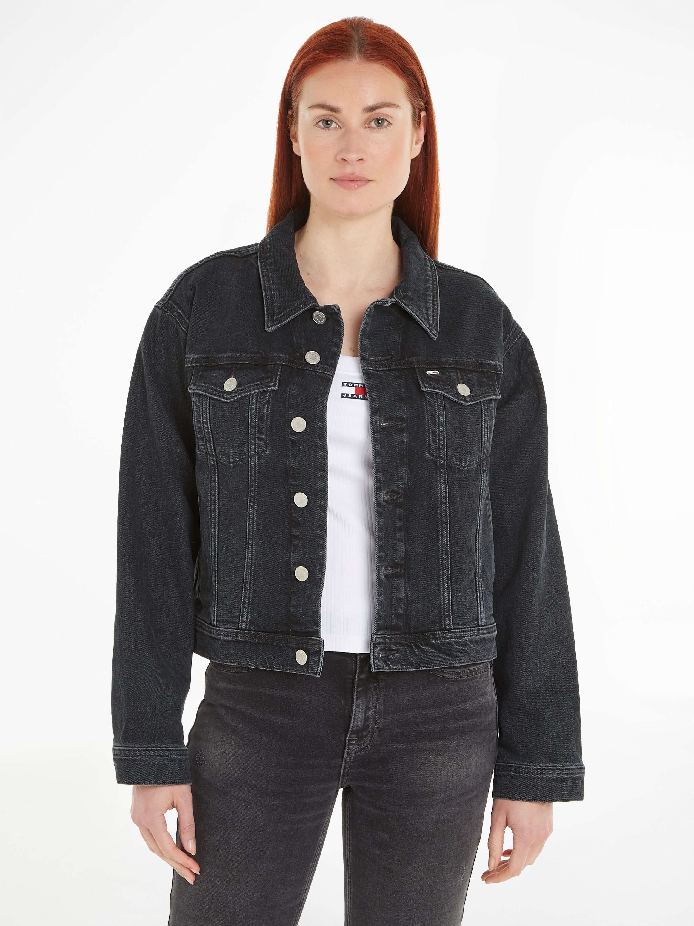 Tommy Jeans Jeansjacke »MOM CLS JACKET CG4181«, mit Logpatch