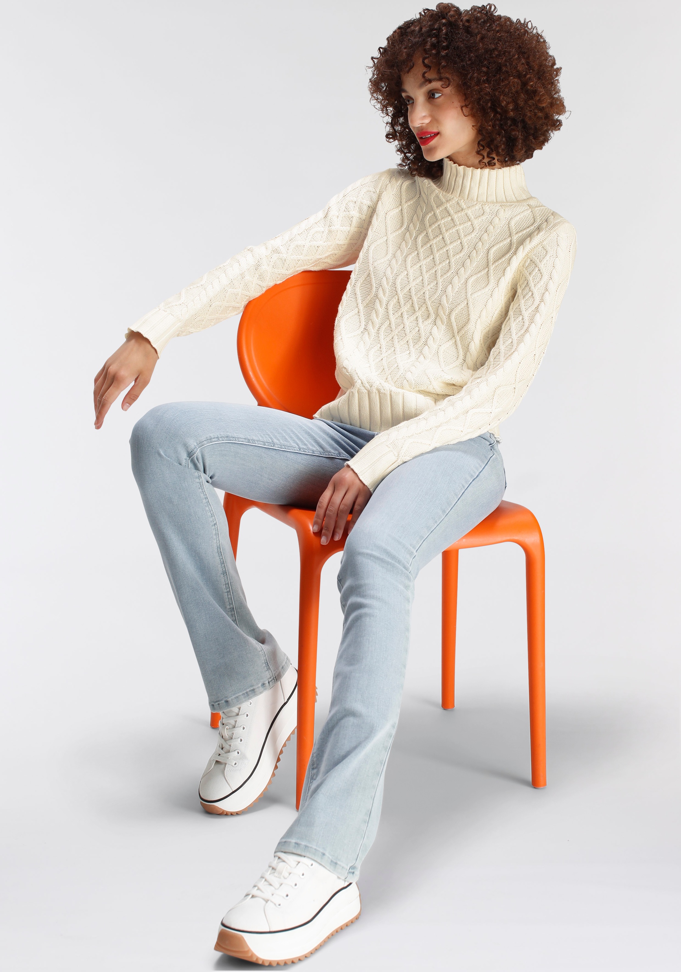 Thumbnail - AJC Strickpullover, mit modischem Zopfmuster und Stehkragen