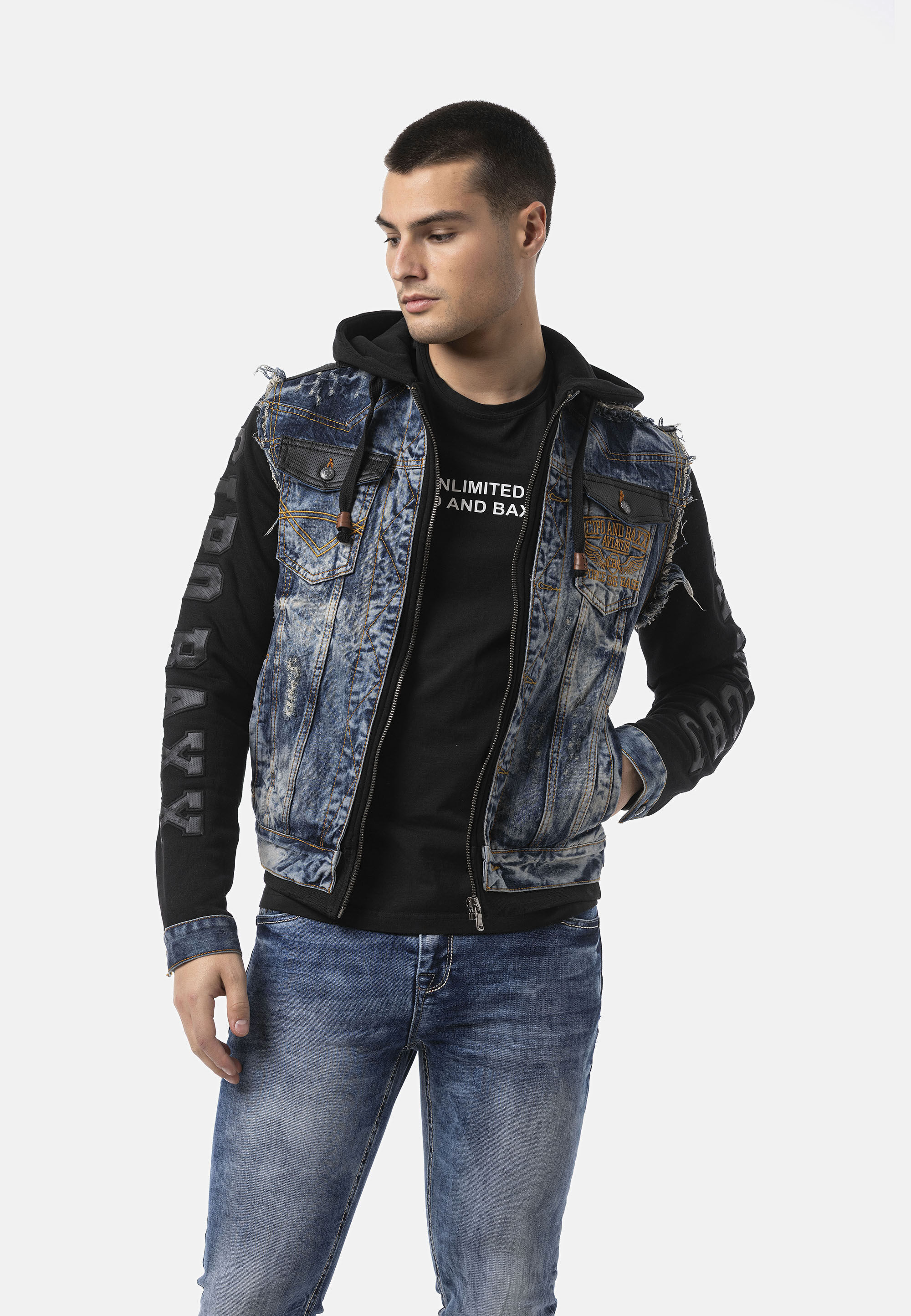 Cipo & Baxx Jeansjacke "CJ309" mit Kapuze Metallknöpfe und markante Ziernähte