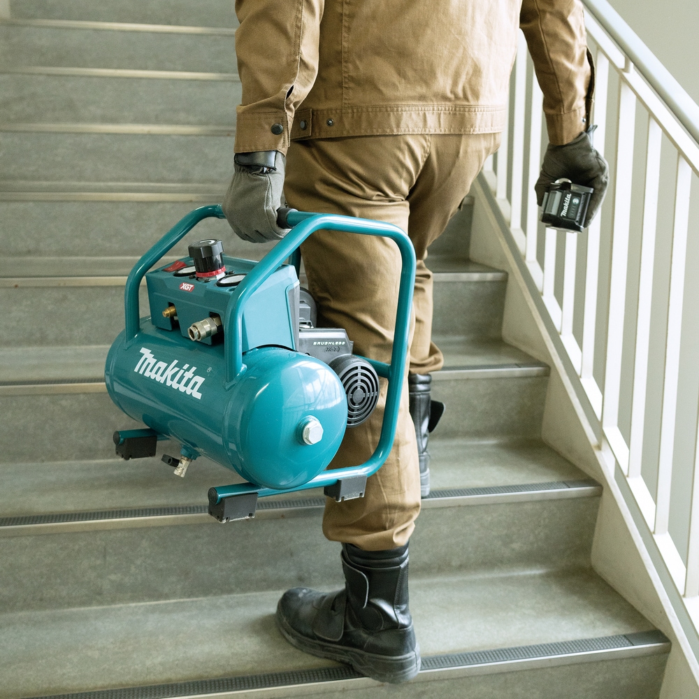 Makita Kompressor »»AC001GZ««, (XGT, 40V max., Kessel, 7,6 l), ohne Akku, ohne Ladegerät