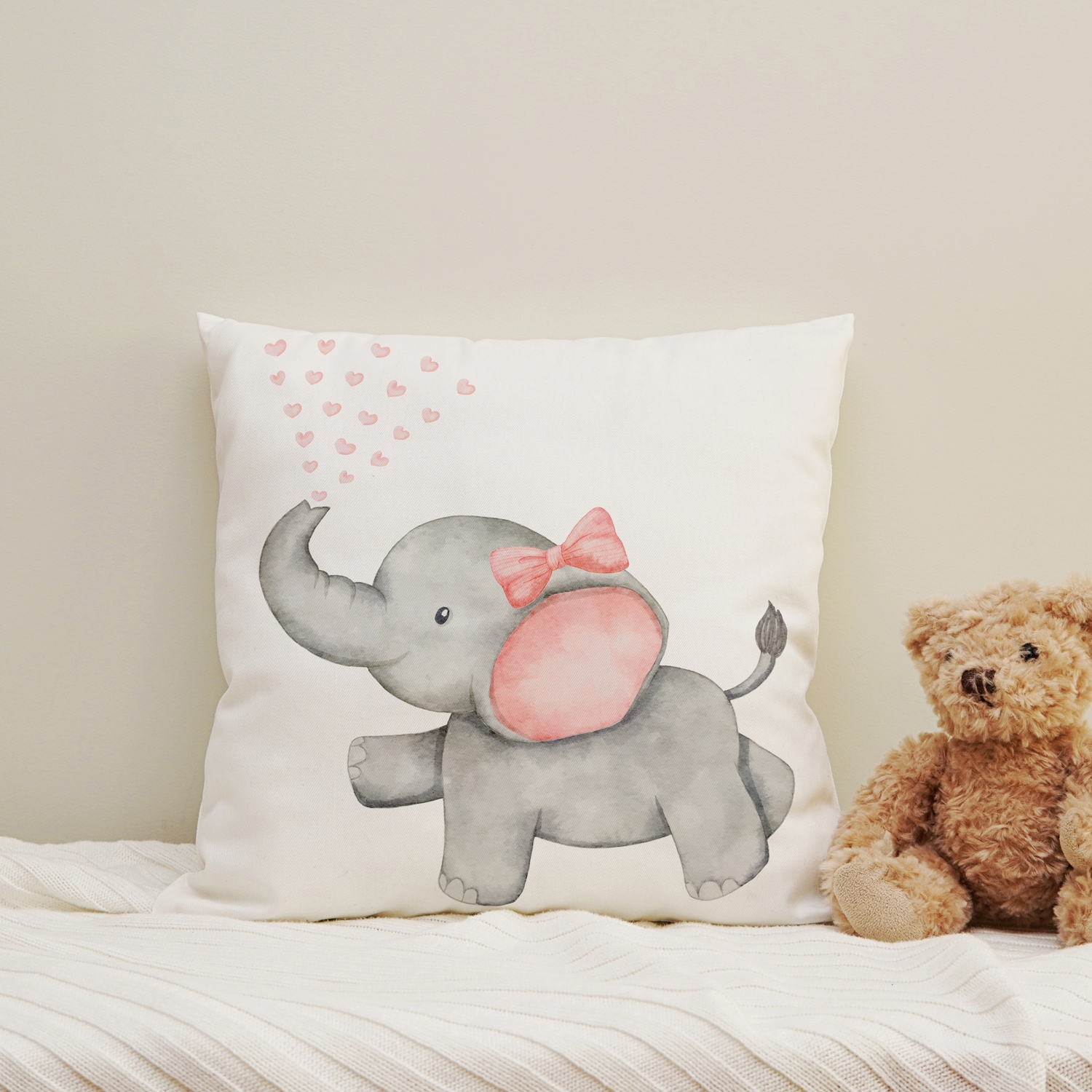 queence Dekokissen "Rosa Elefantenbaby" Kissenhülle mit HD Premium Druck, geruchsneutral, 40x40cm