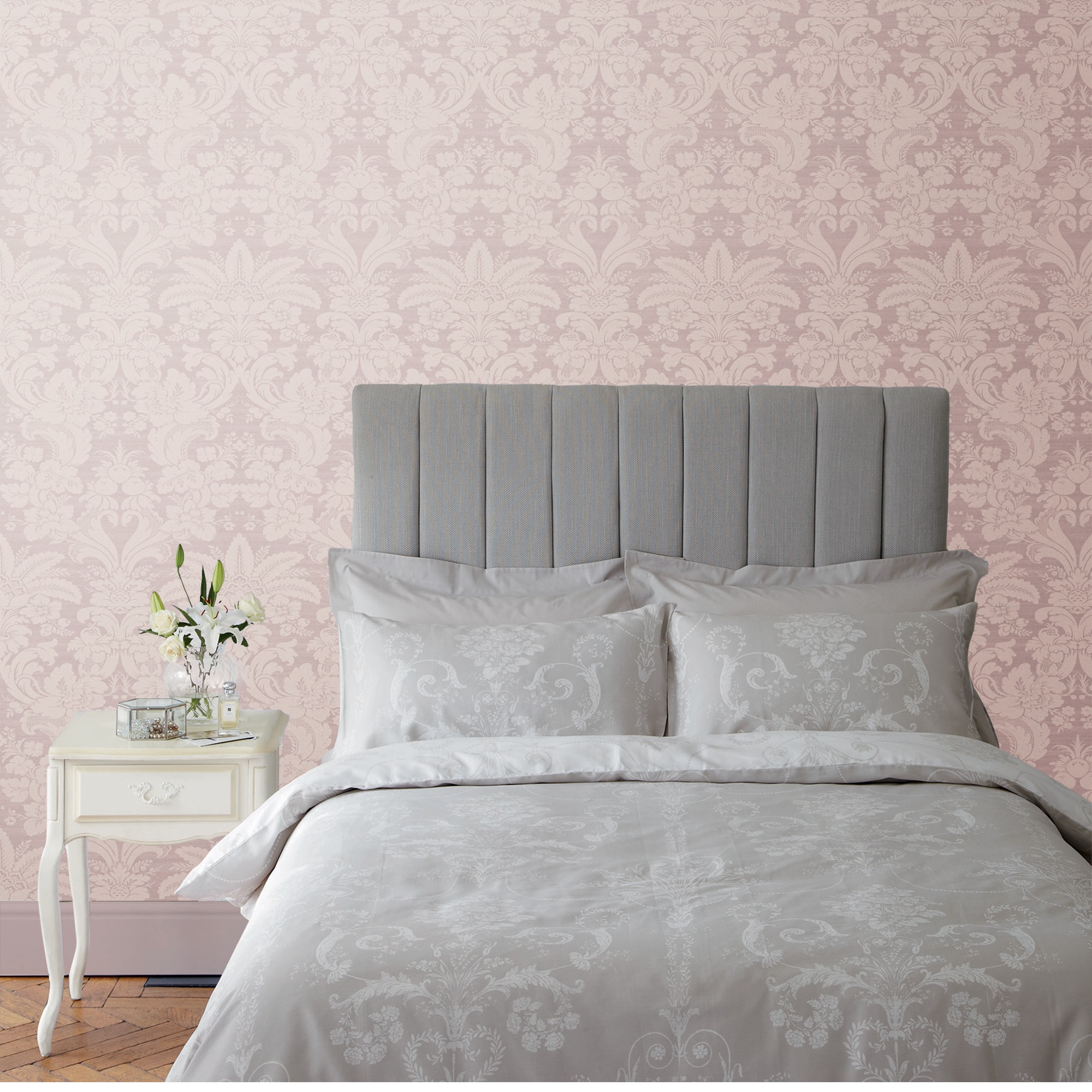 LAURA ASHLEY Vliestapete »Laura Ashley Martigues Sugared Violet Vliestapete«, Barock, Laura Ashley Martigues Sugared Violet Vliestapete