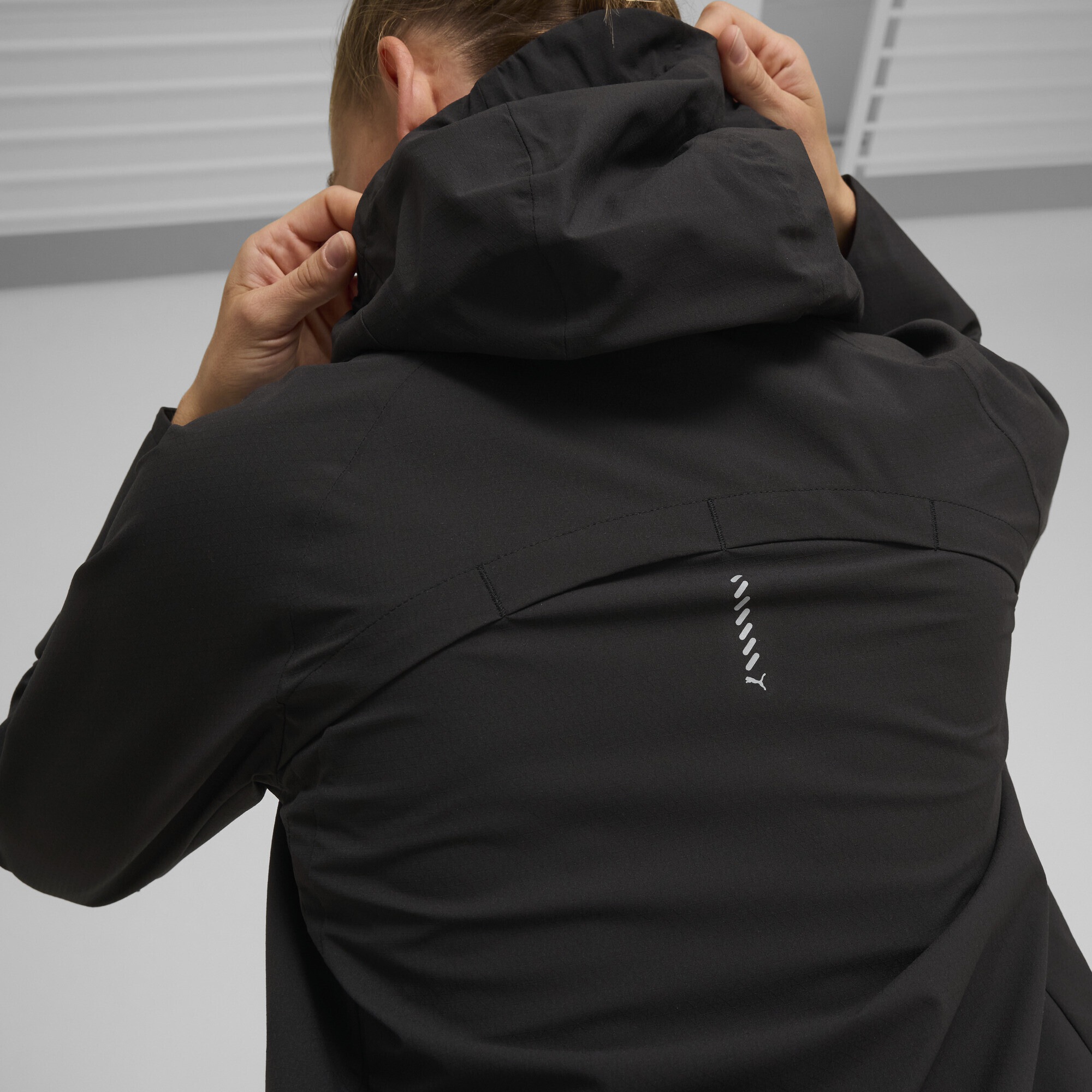 PUMA Regenjacke »PUMA RUN Regenjacke Damen«