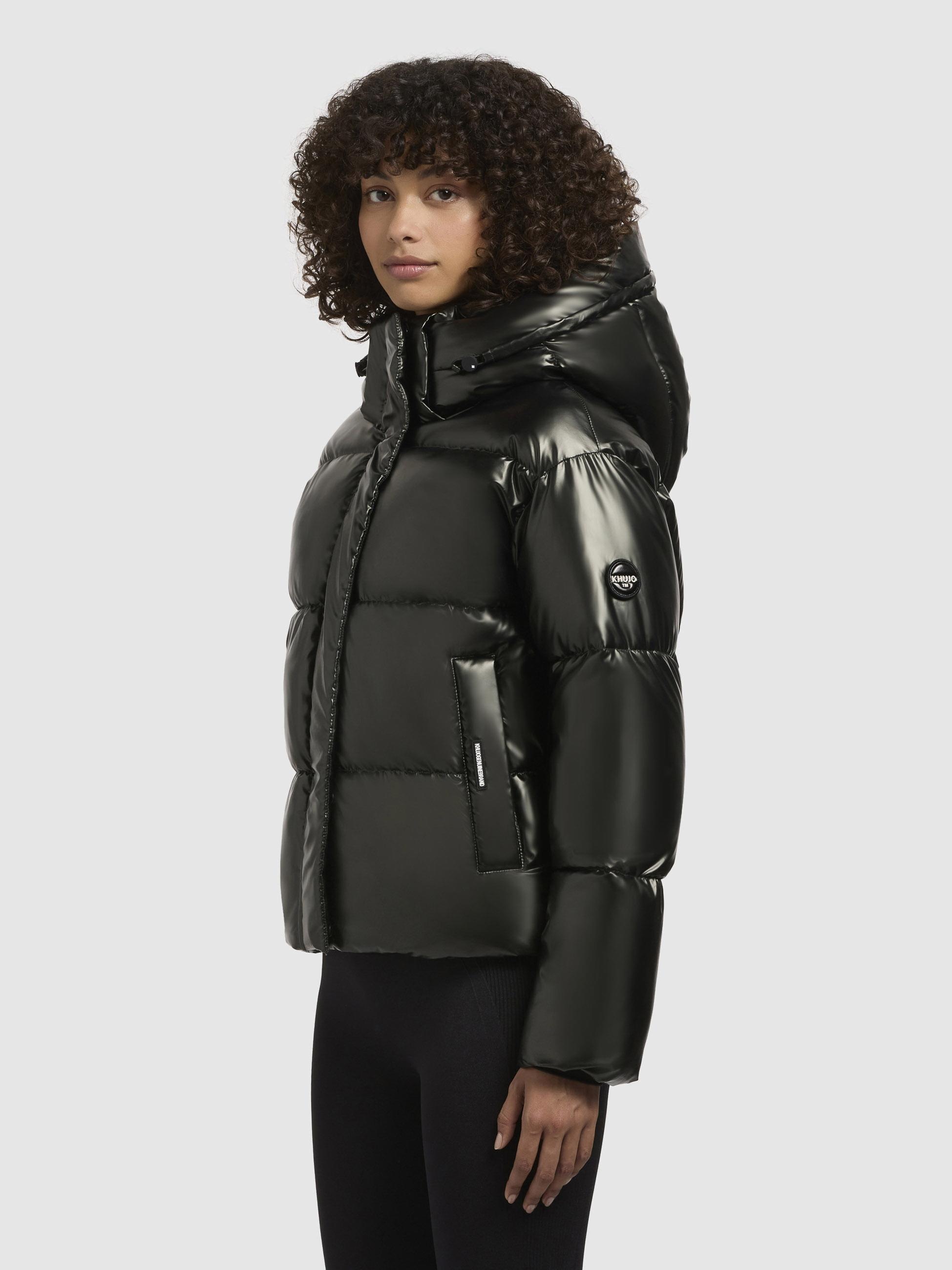 khujo Steppjacke »Devina Shiny-YM«, mit Kapuze, Glänzende kurze Winterjacke für Damen