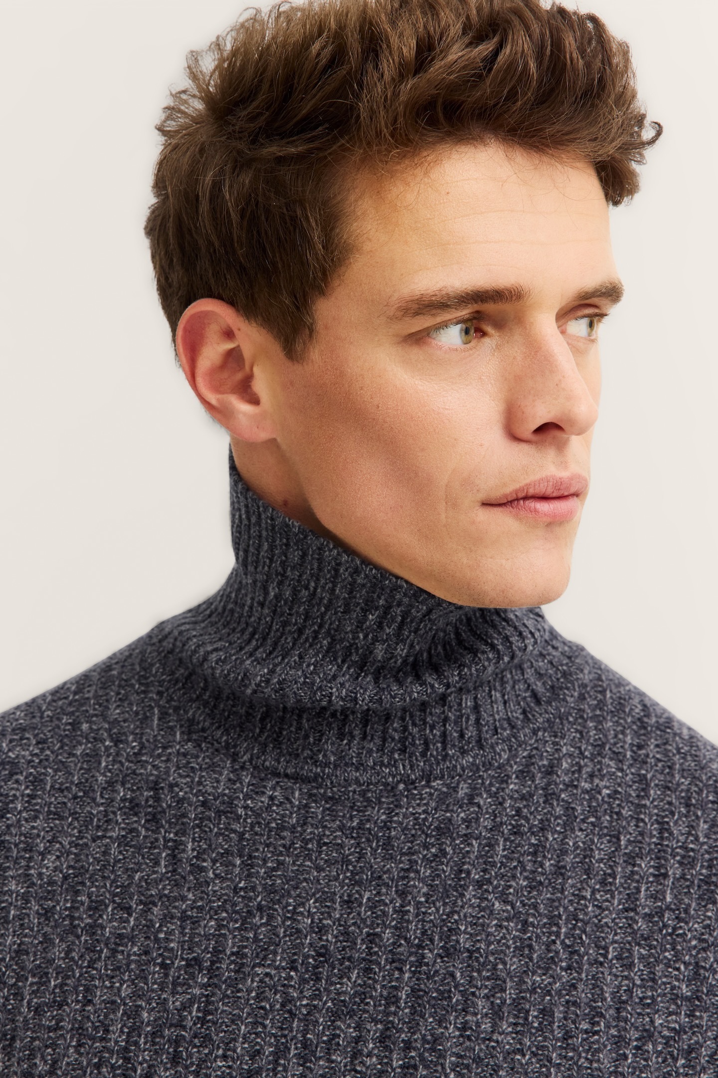 bugatti Rollkragenpullover »Regular Fit«, Grobstrick aus einem Wollmix