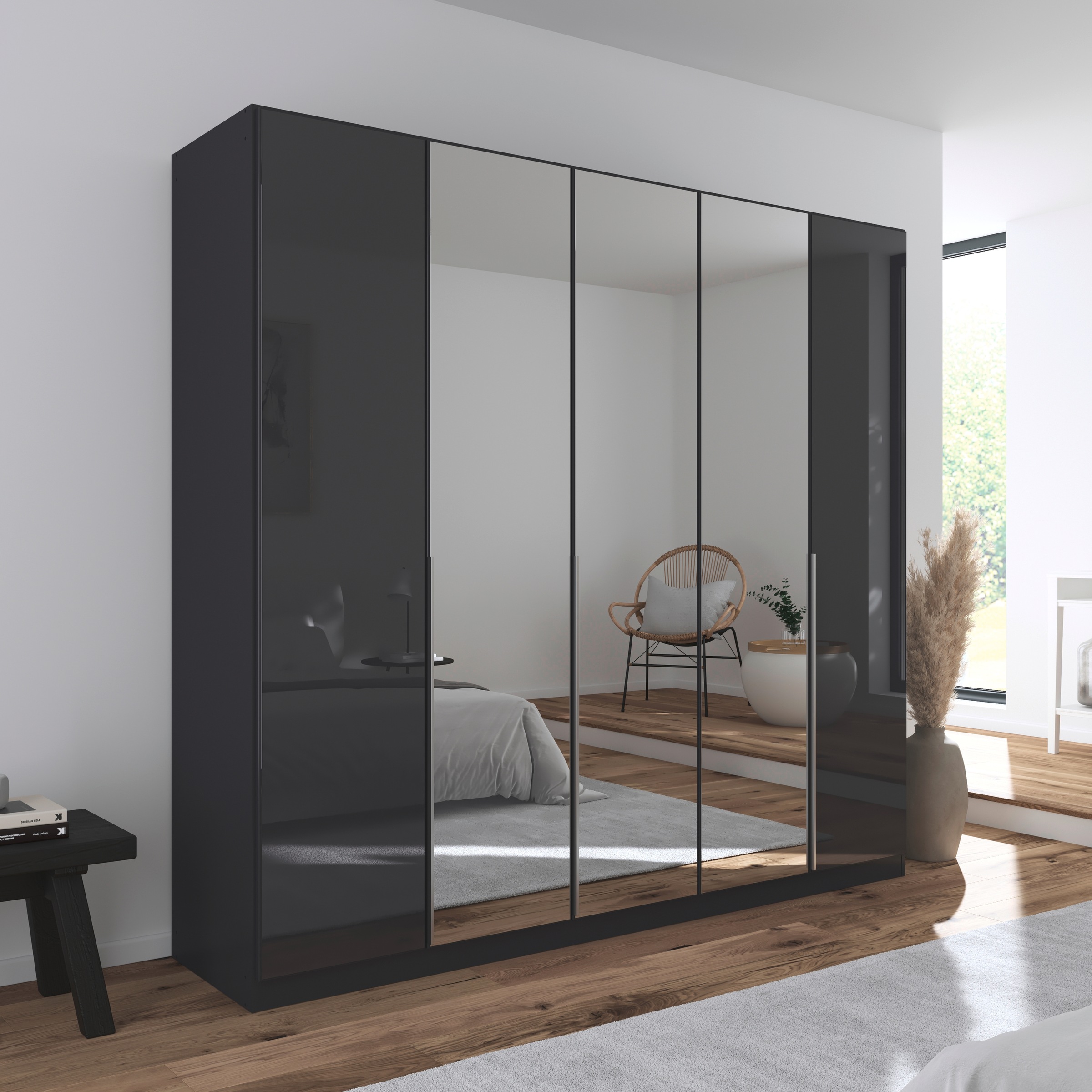 rauch Drehtürenschrank »Kleiderschrank Kleiderschränke Schrank Garderobe AGORDO mit Glasfront«, (in zwei Griff-Farben), durchdachte Innenausstattung, in 6 Breiten und 2 Höhen MADE IN GERMANY
