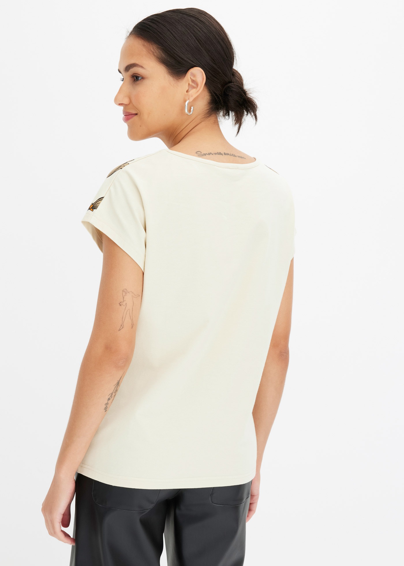 bonprix T-Shirt bequeme Passform, Kurzarm, mit Blütenprint, für Frühling un günstig online kaufen