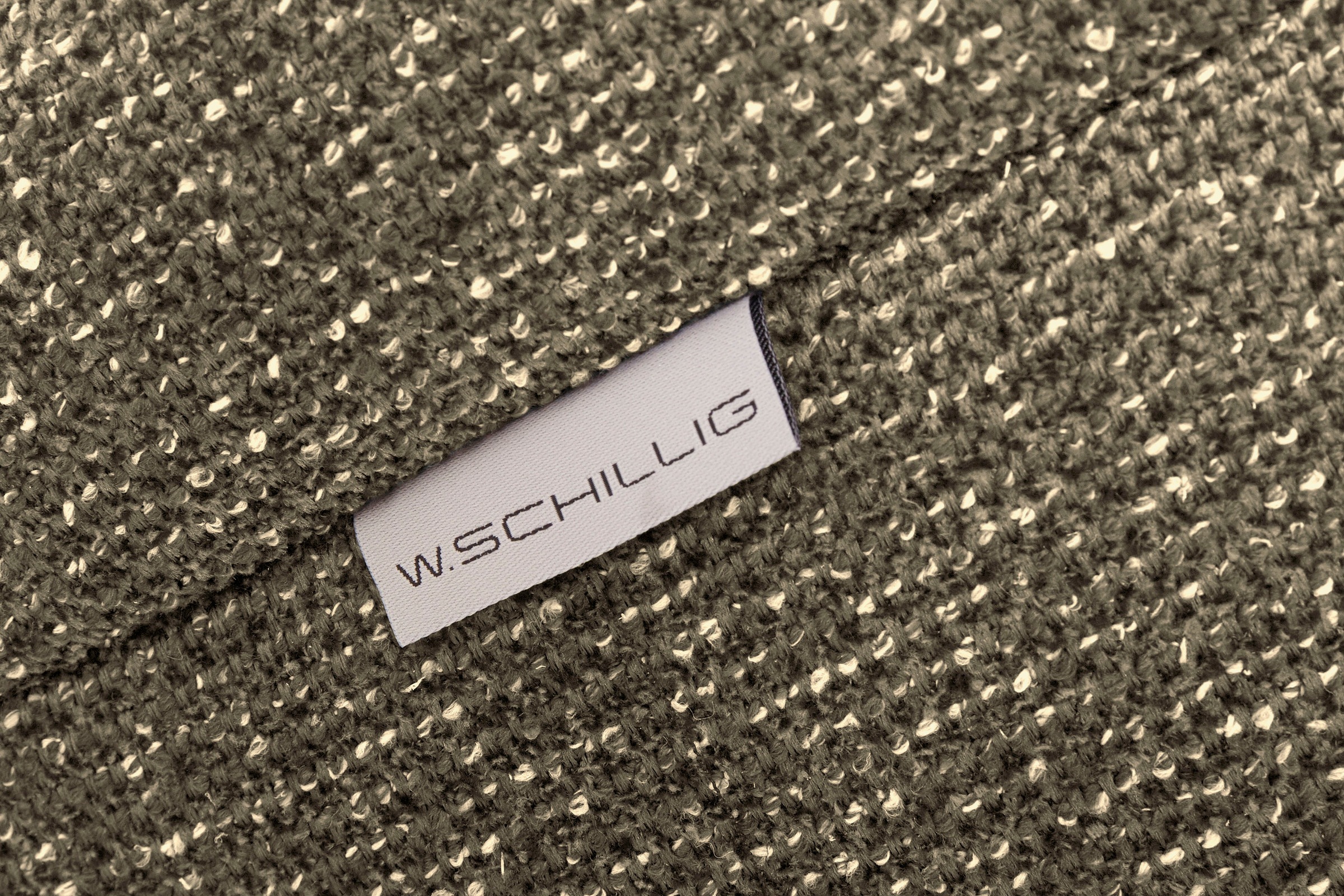 W.SCHILLIG Ecksofa »finn, Designsofa mit tollem Sitzkomfort, bequem, L-Form«, German Design Award 2016, Fußgestell Nussbaum natur, Breite 281 cm