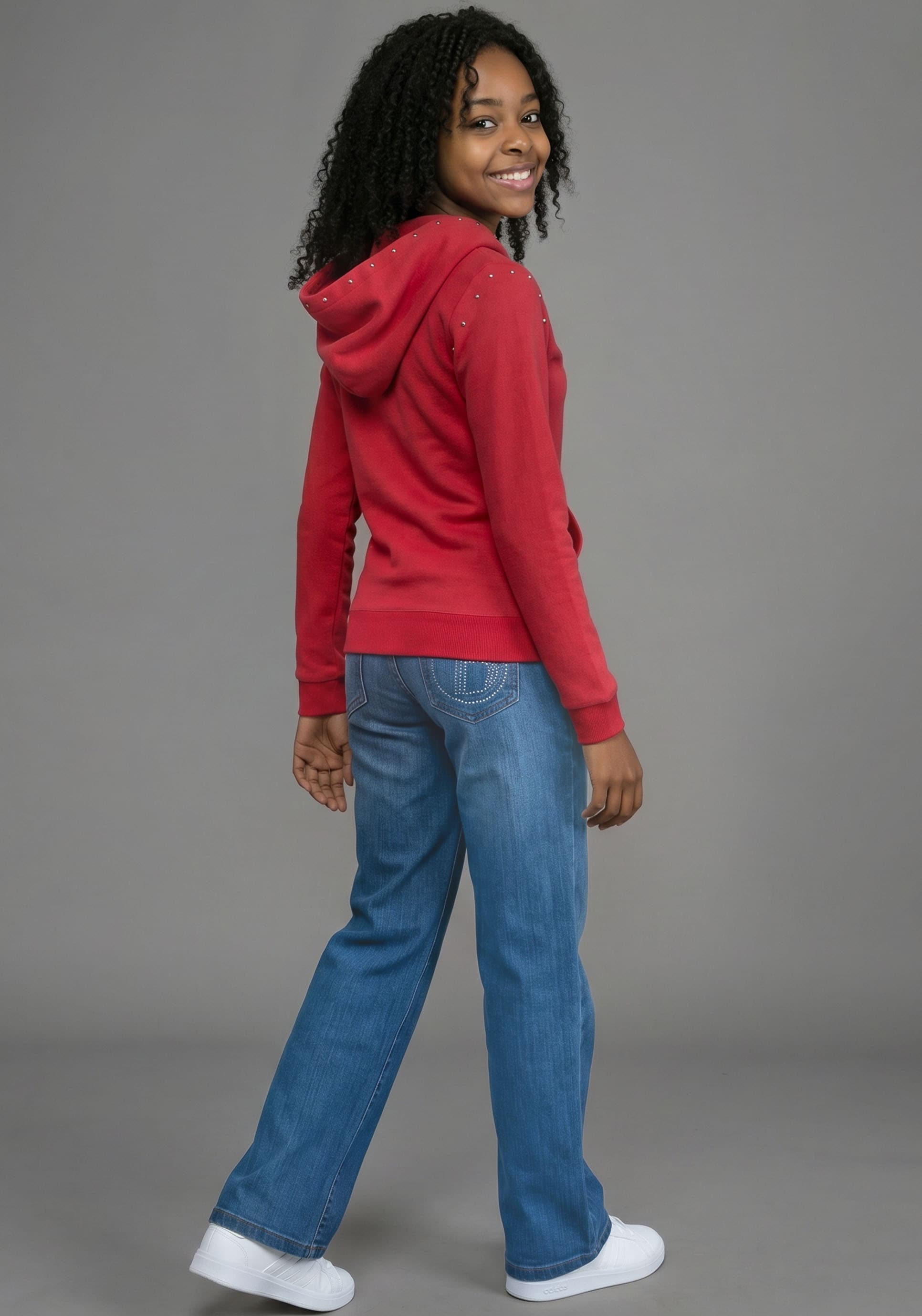 Bruno Banani Sweatshirt »Hoodie mit Nieten-Details an Kapuze und Sternen im Nietendesign«, Sweatshirt mit Nietenverziehrung, aus weiche Interlockware
