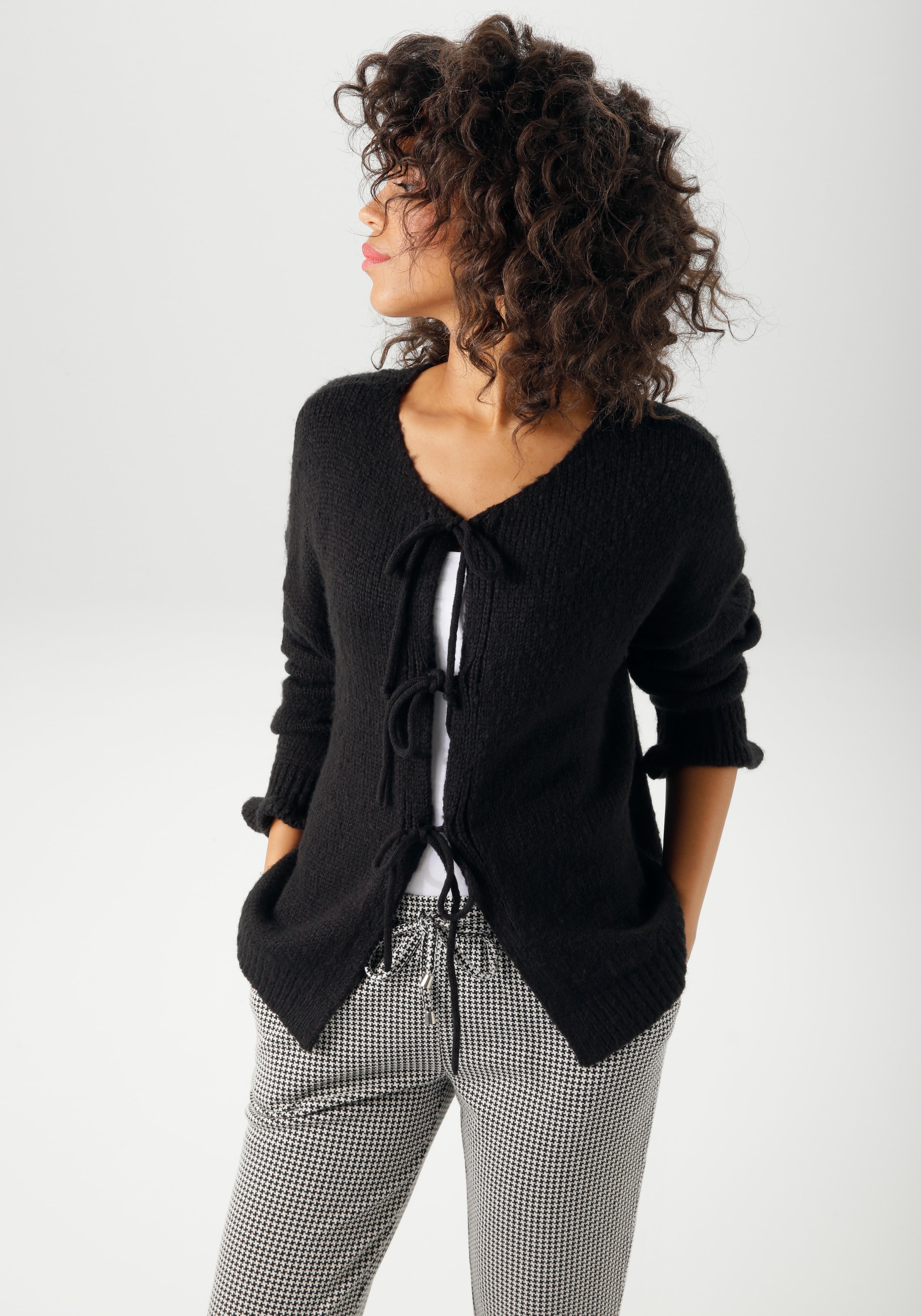 Aniston CASUAL Strickjacke, mit trendigen Bindebändern zu schließen - NEUE günstig online kaufen