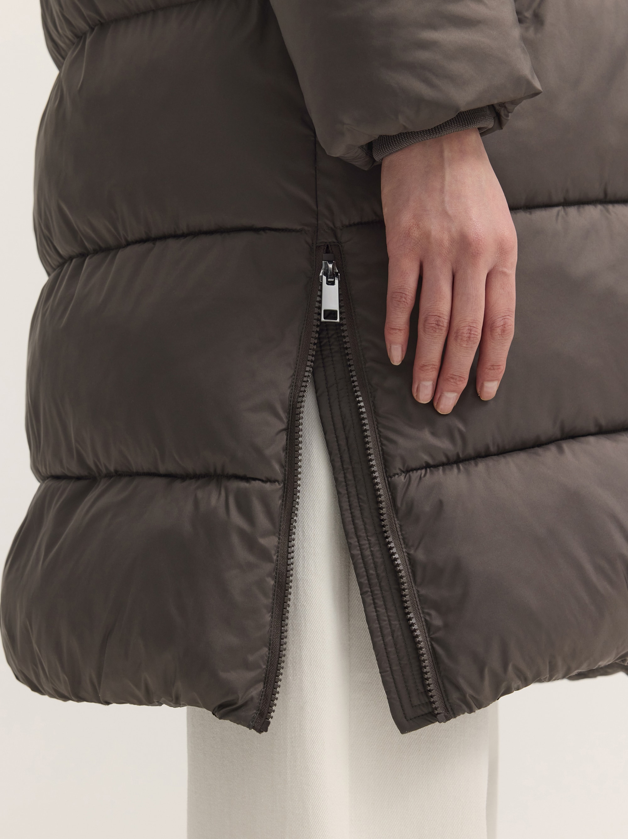 bugatti Kurzjacke »Regular Fit« mit Kapuze Regular Fit Steppjacke Kapuze