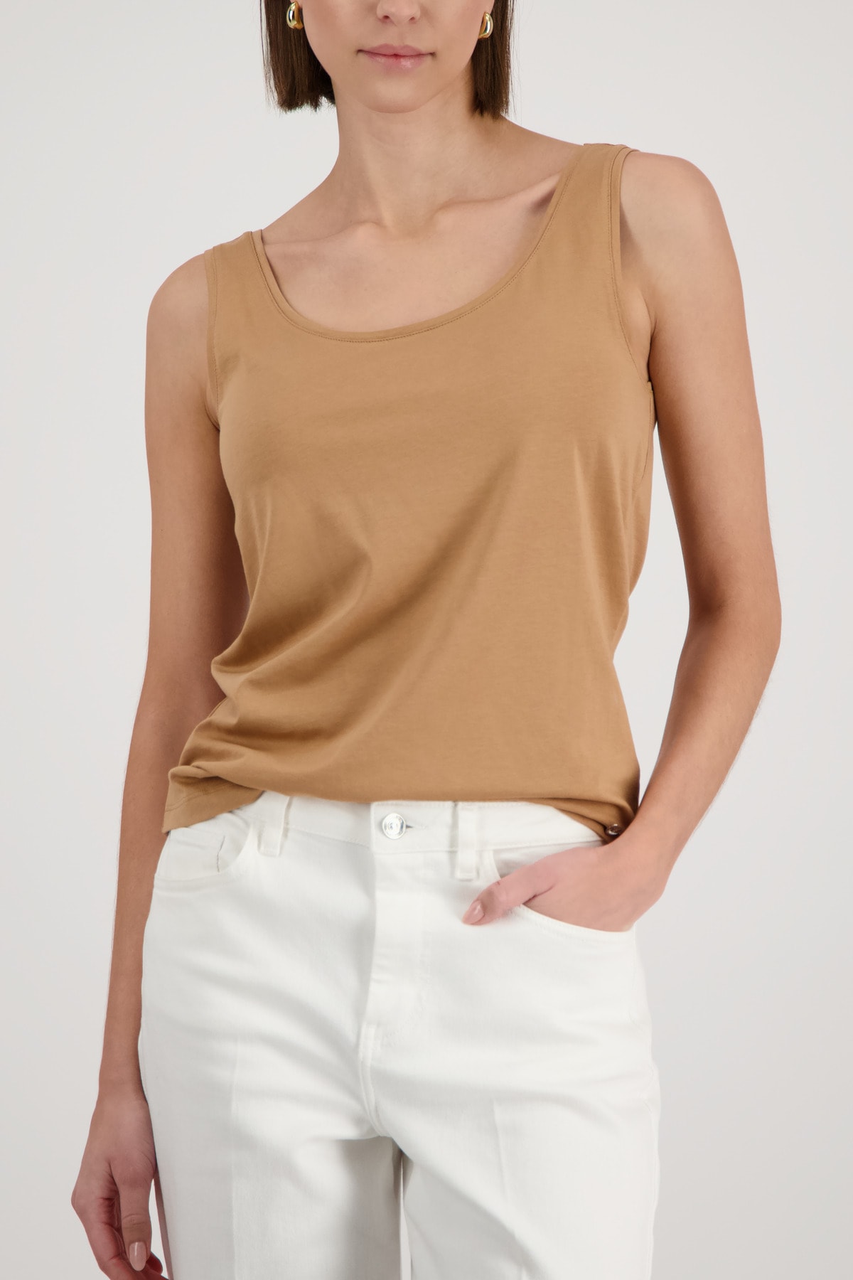 Monari Tanktop "Top Basic" Körpernahe Passform mit tiefem Rundhalsausschnit günstig online kaufen