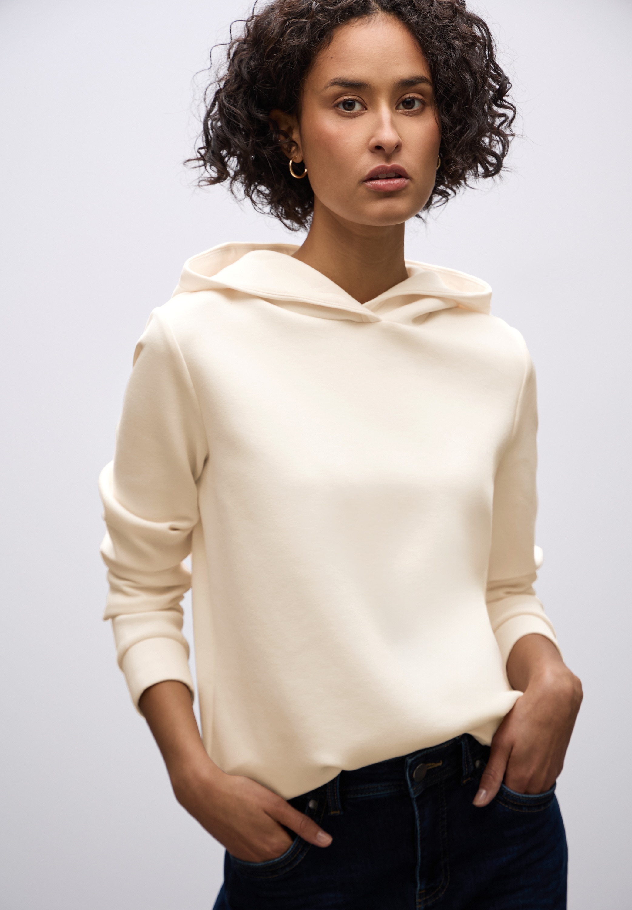 STREET ONE Hoodie , mit elastischem Materialmix
