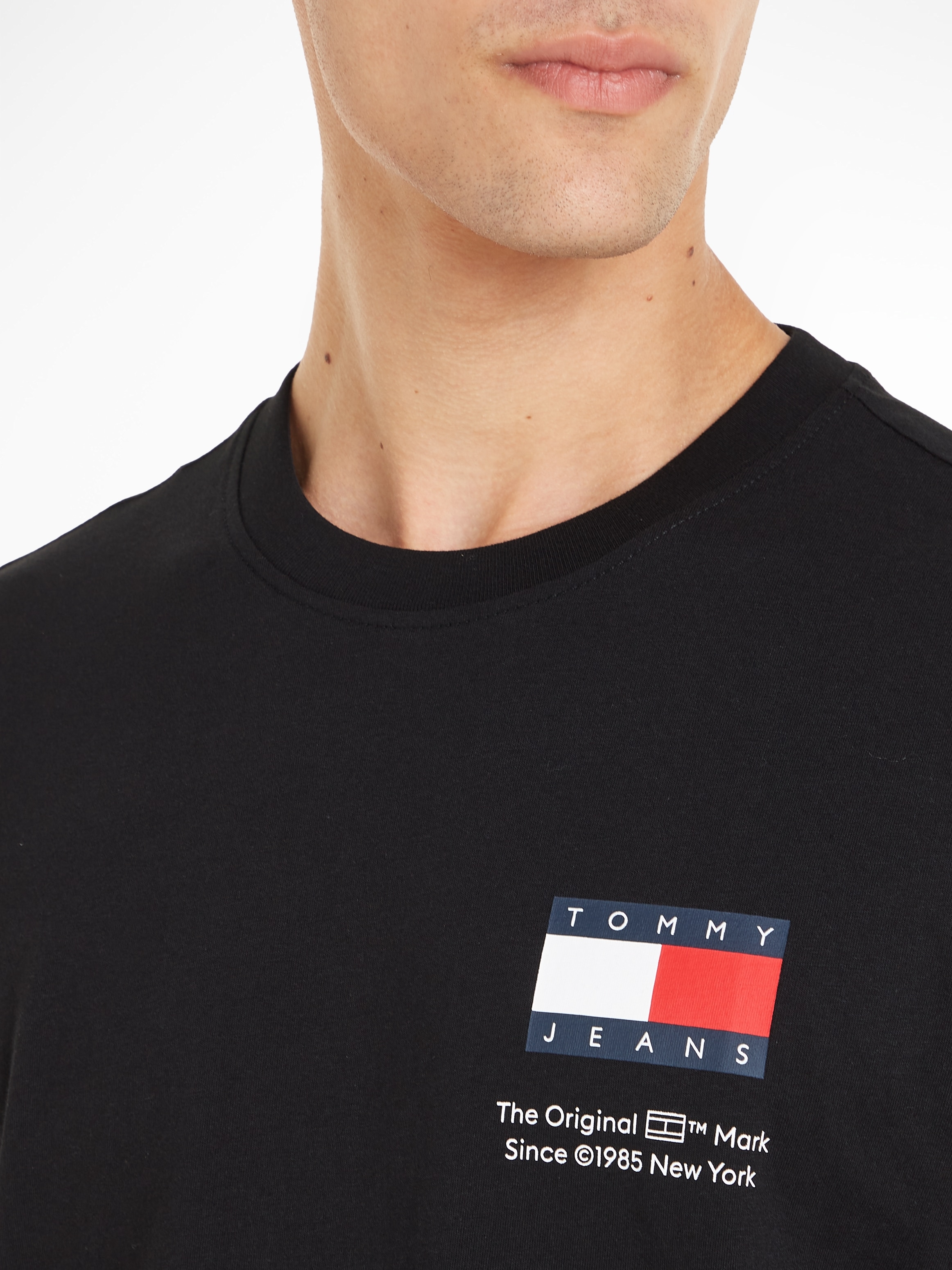 Black Friday Tommy Jeans Jeans EXT«, mit | ESSENTIAL Logo-Schriftzug SLIM BAUR FLAG TEE T-Shirt Tommy »TJM Plus