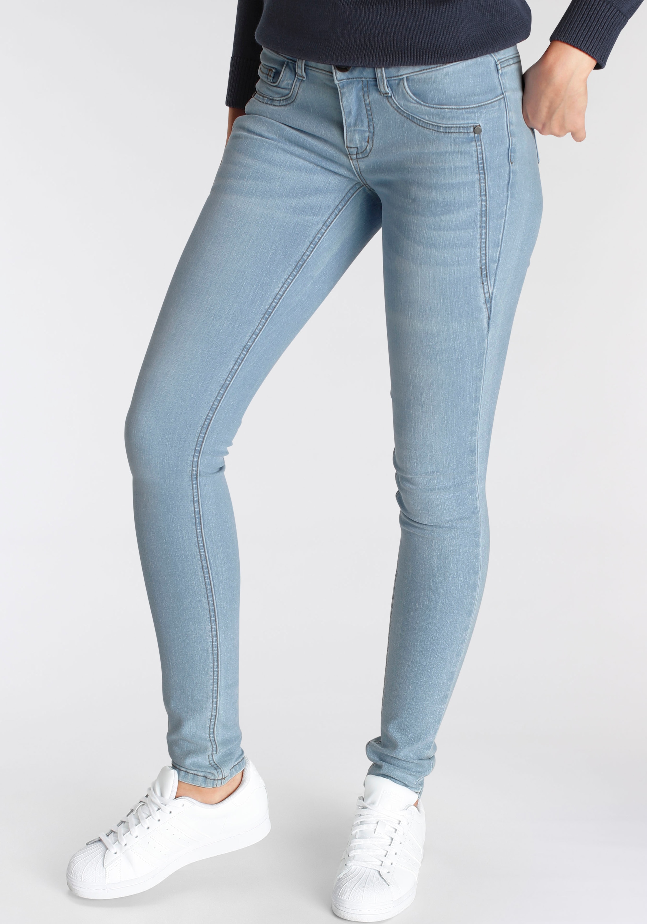 Arizona Skinny-fit-Jeans "mit Keileinsätzen", extra-enger Beinschnitt, niedrige Leibhöhe