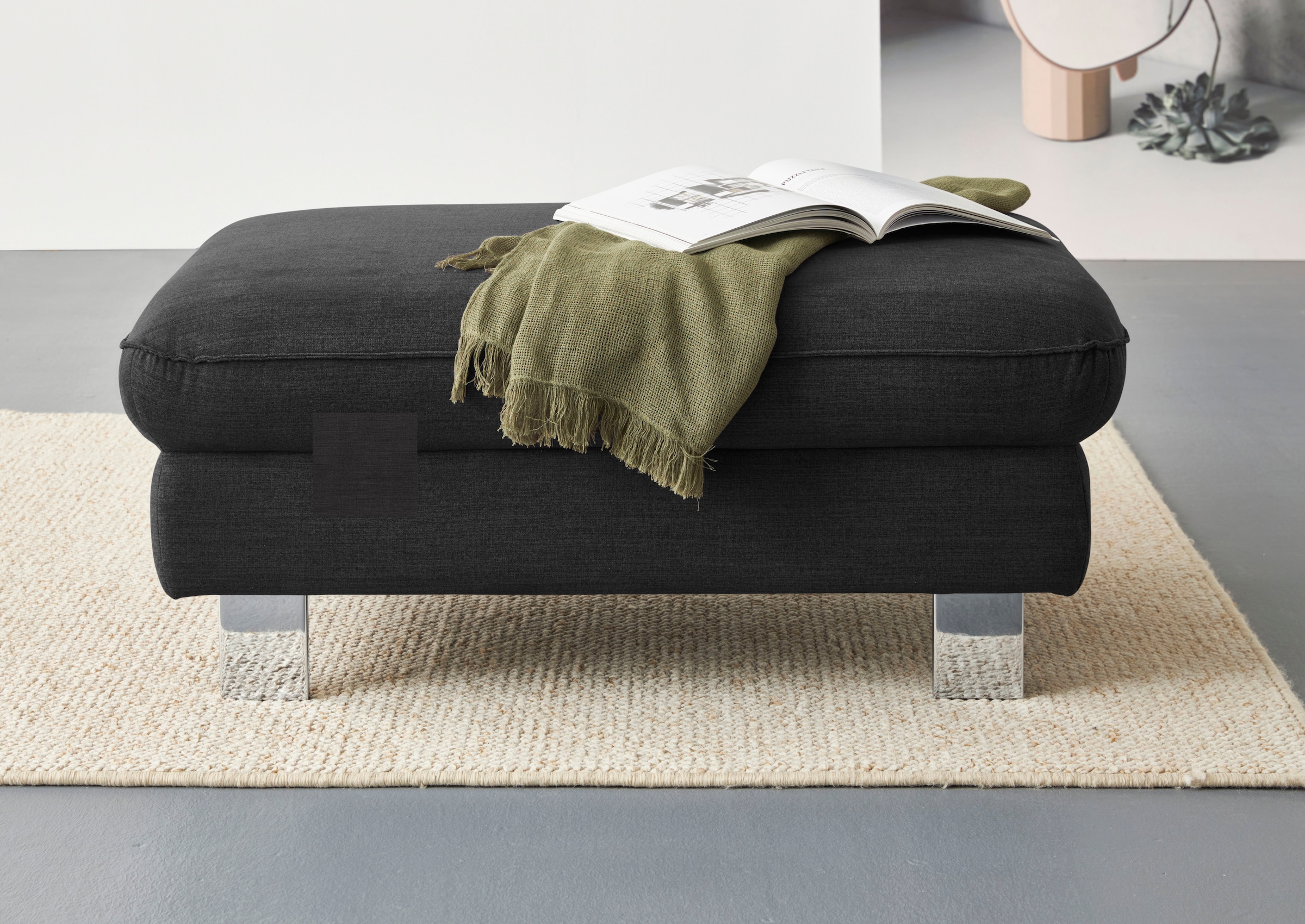 Hocker COTTA, B:101cm H:46cm T:65cm, schwarz, 100% Polyester, Wohnzimmer, Hocker, "Driver", mit edlen Metallfüßen