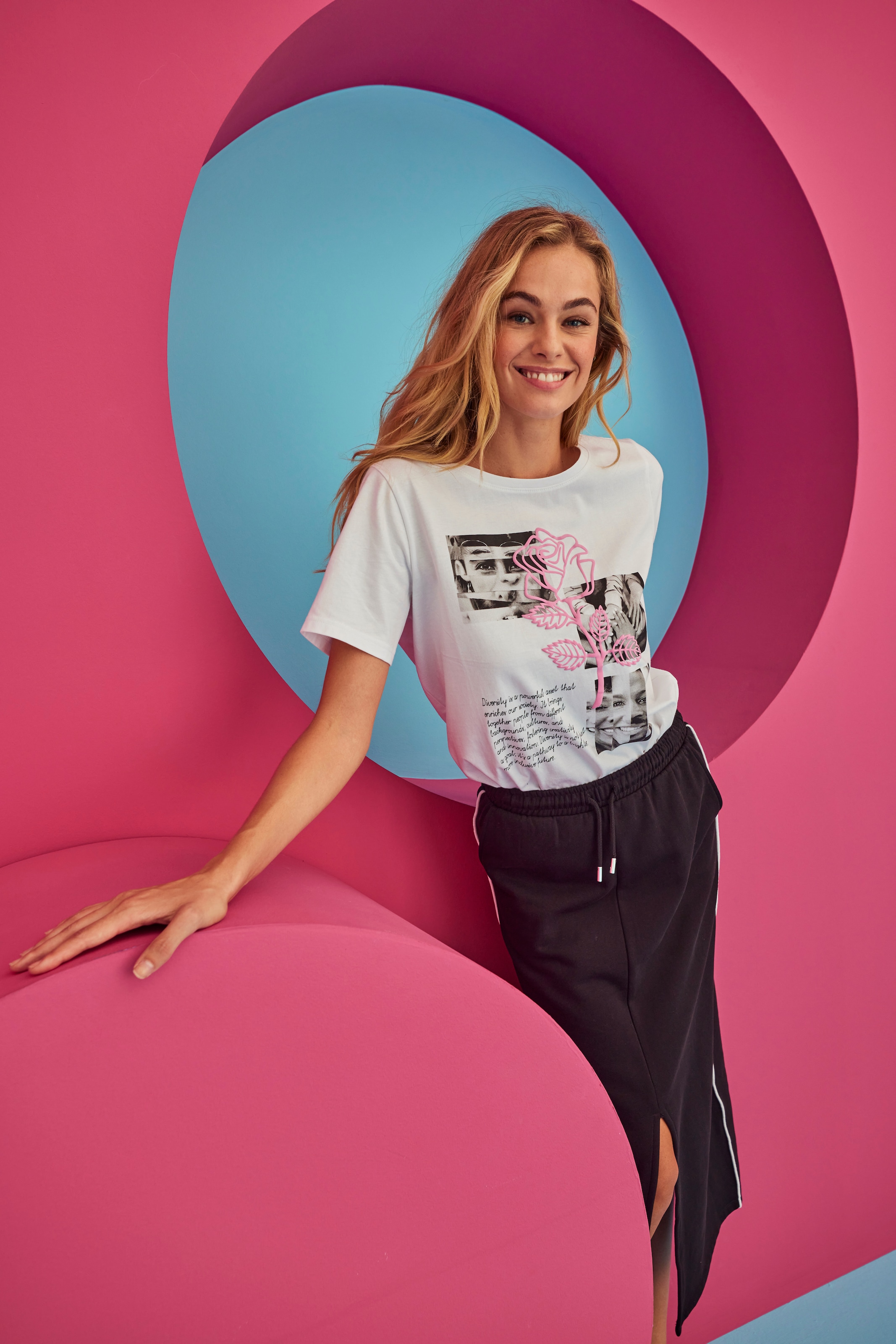 Aniston CASUAL Maxirock, mit kontrastfarbigen Piping an den Seitennähten - NEUE KOLLEKTION