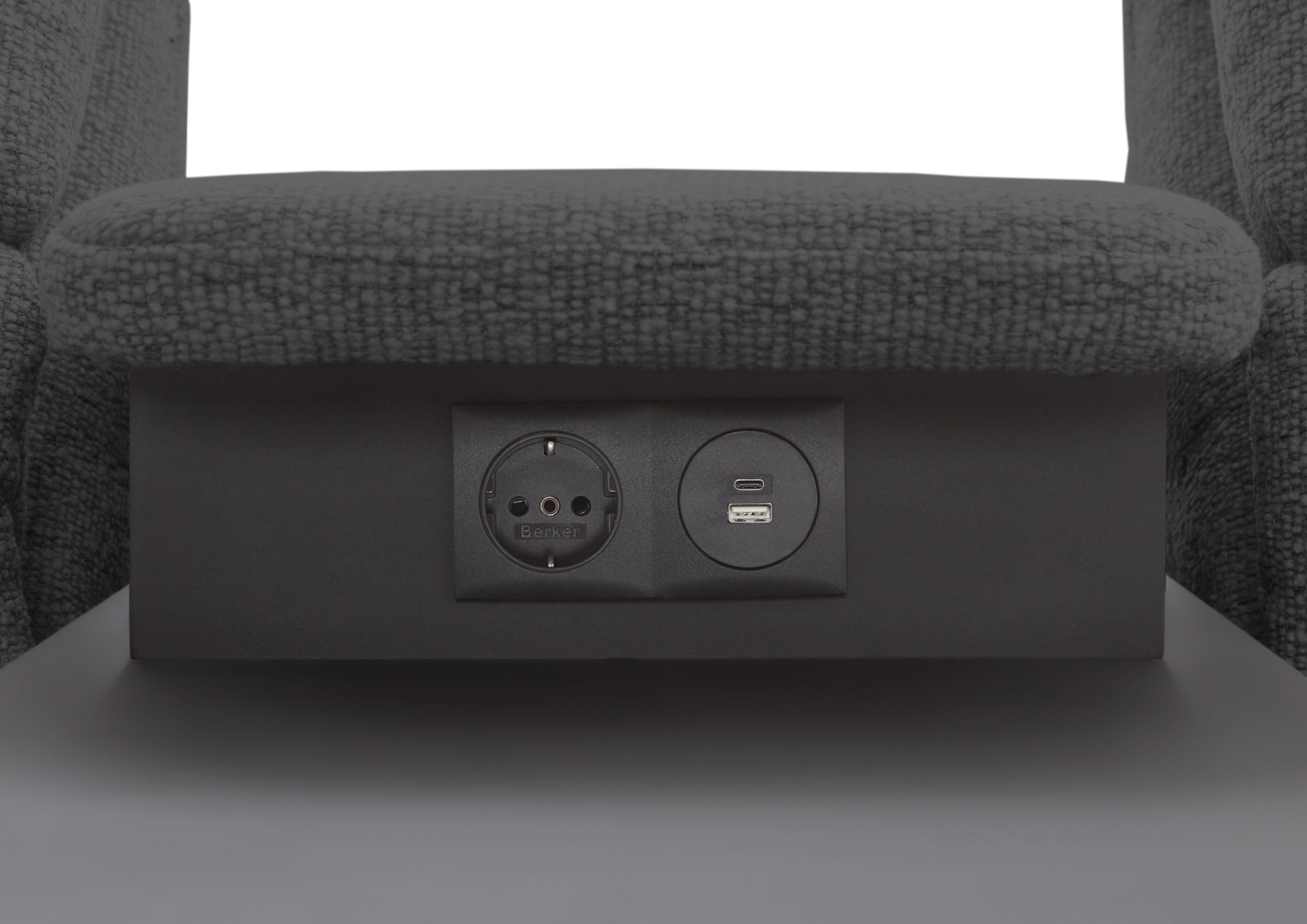 Places of Style 3-Sitzer »Bellaria, inklusive 2x Relaxfunktion motorisch mit Herz-Waage-Beschlag«, Zwischenelement mit Tisch, Steckdose & USB-Ladestation