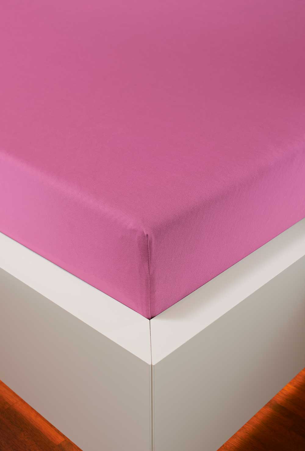 bellana Spannbettlaken "bellana deluxe mit Elasthan, Jersey 230 g/m², Premium-Qualität" mit 5% Elasthan, für Matratzen bis 35cm Höhe, bügelfrei, faltenfrei
