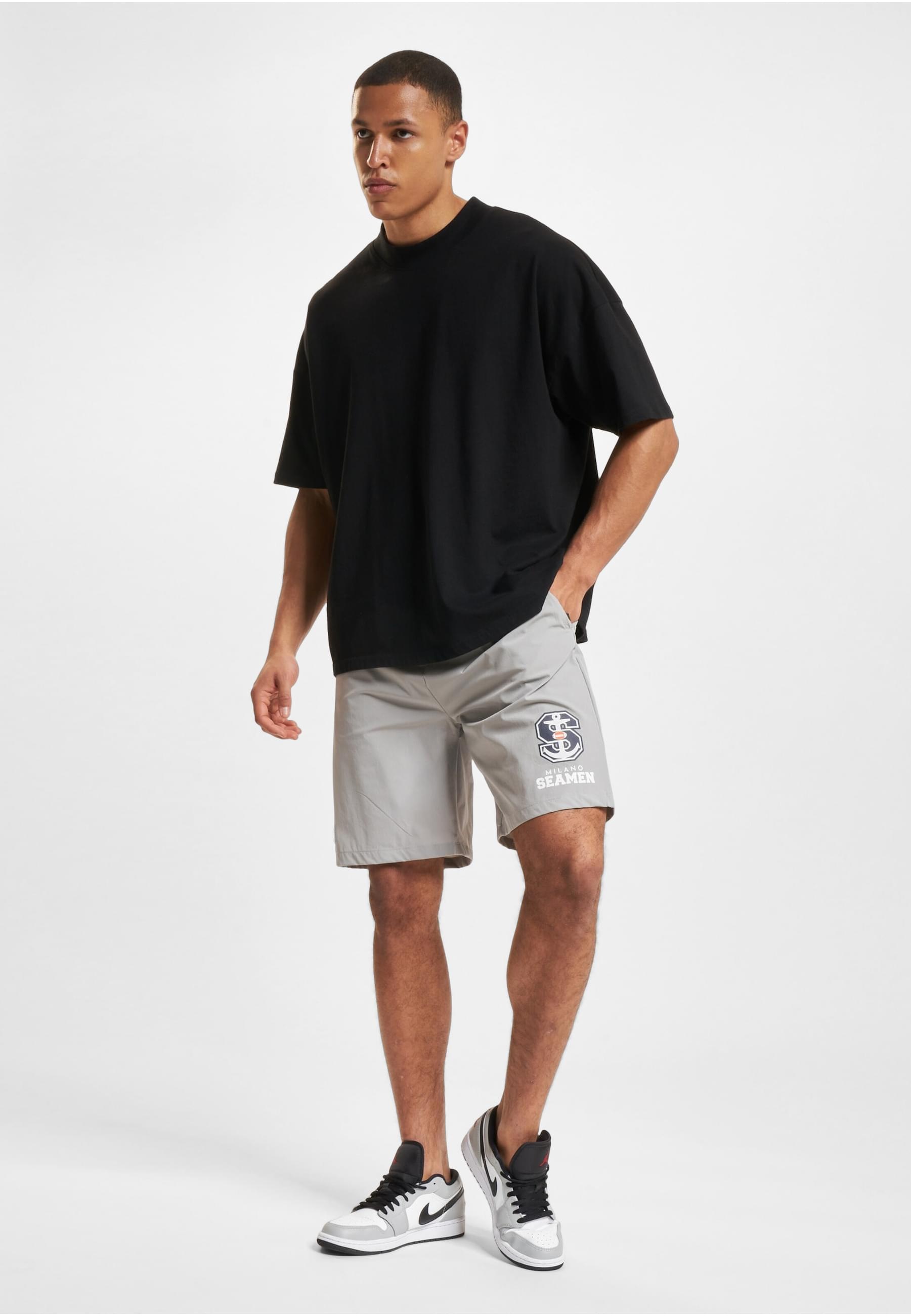 DEF Shorts »DEF DefShop x European League of Football Milano Seamen 2 Shorts«, (1 tlg.)