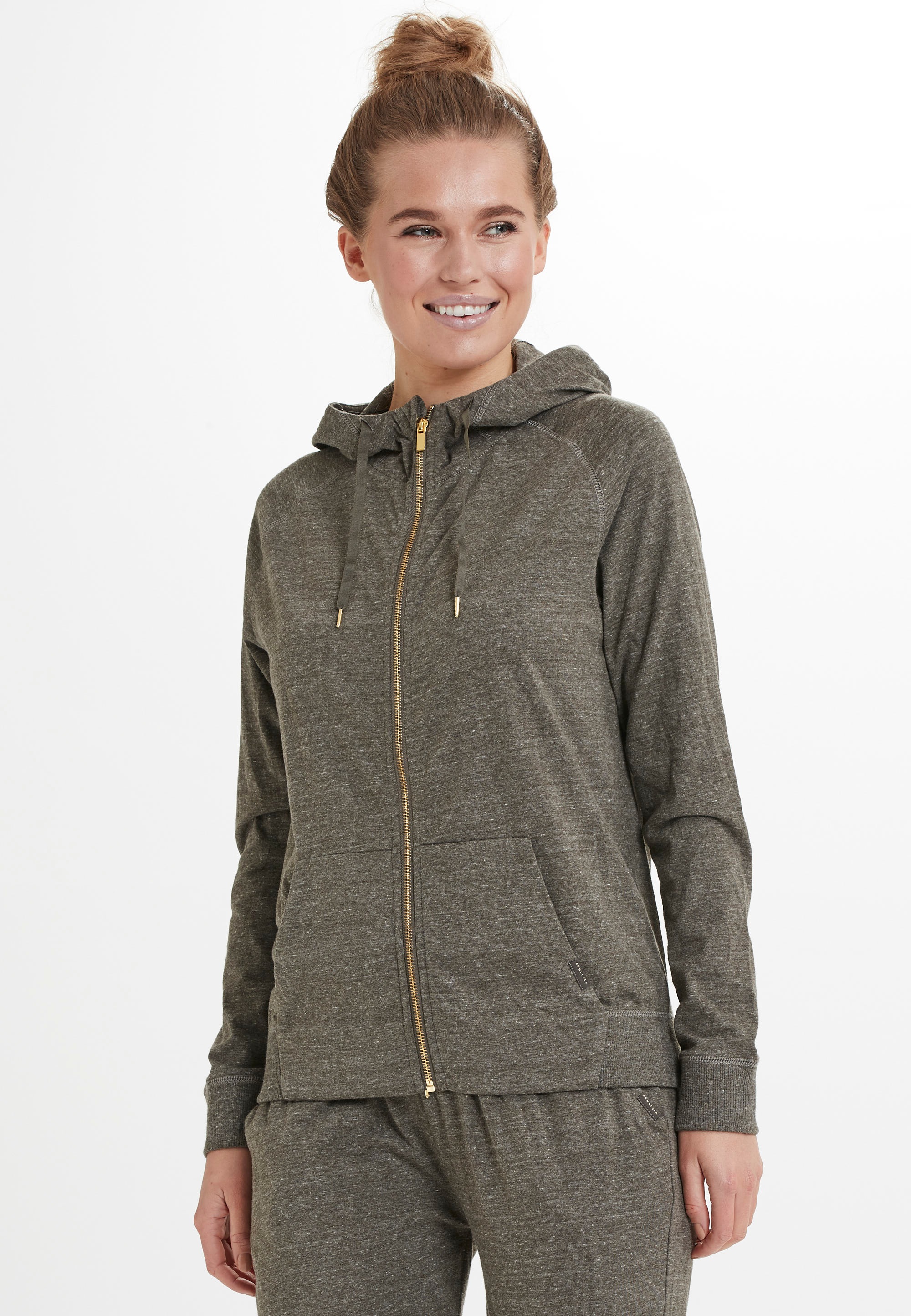 ATHLECIA Trainingsjacke »CHESTINE«, mit praktischer Kapuze
