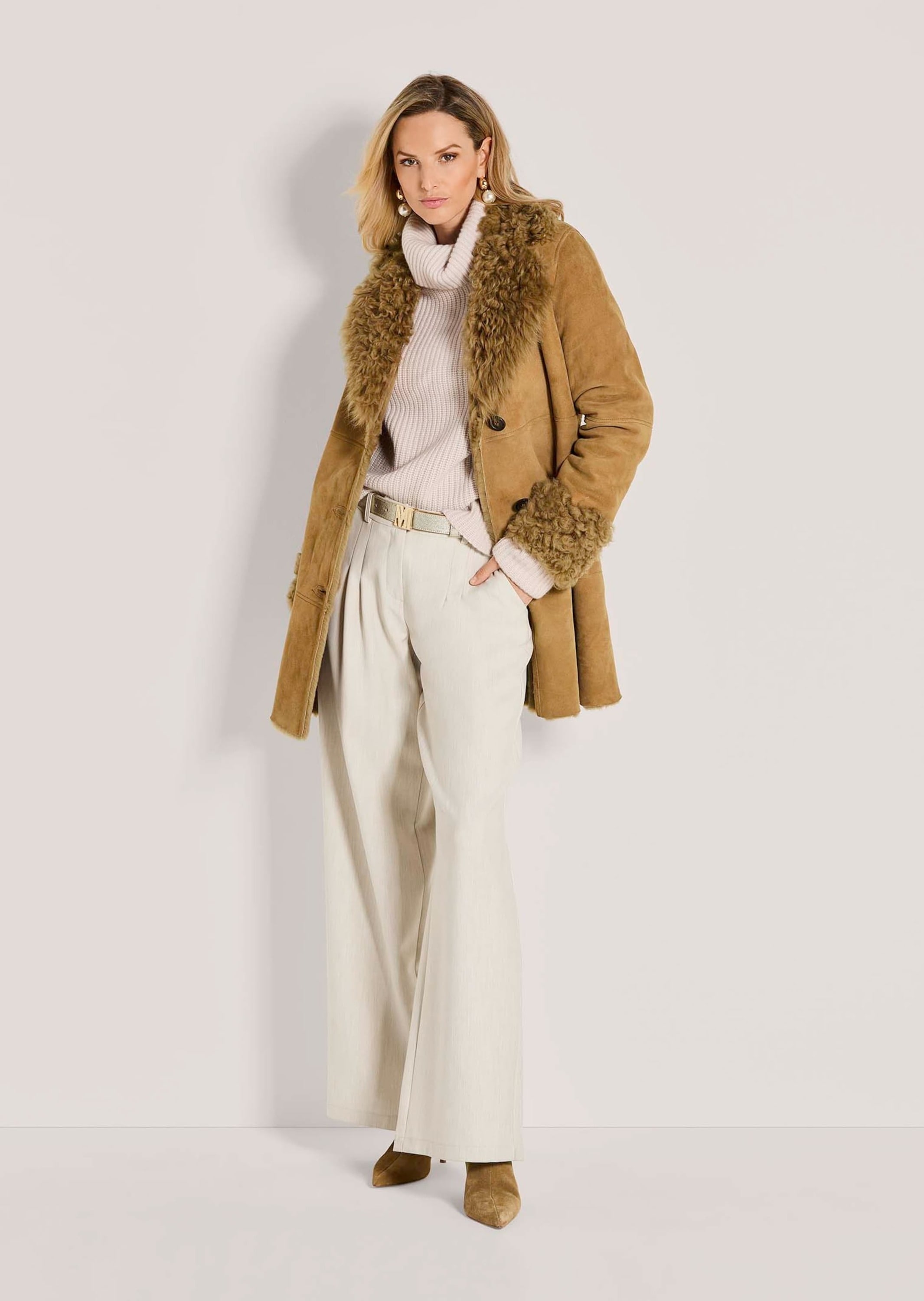 MADELEINE Langmantel »Lammfellmantel Luxuriöser Wintermantel für kalte Tage«