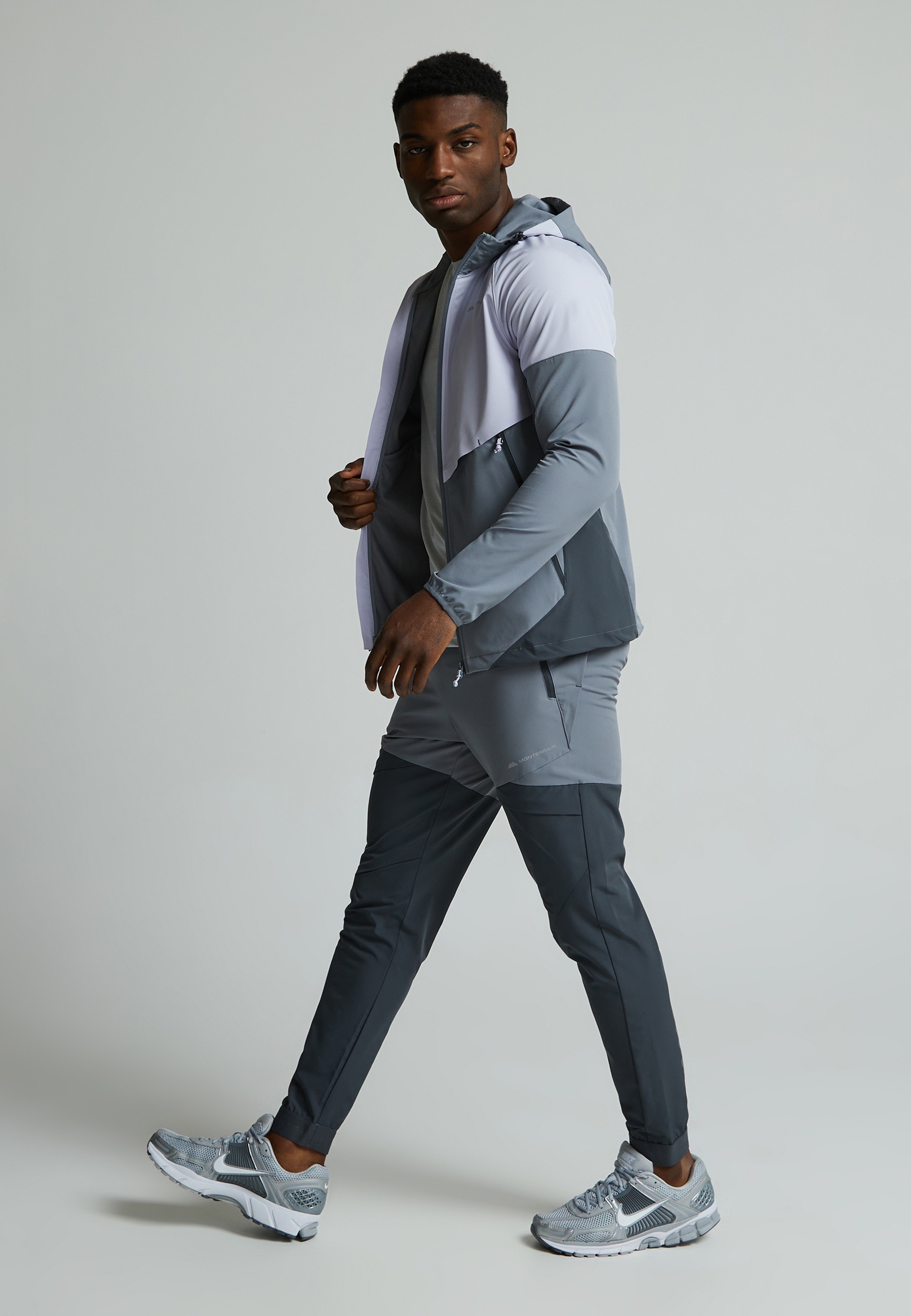 Monterrain Outdoorjacke »Monterrain VAULT WOVEN HOODY« 1 Stk. tlg. mit Kapuze