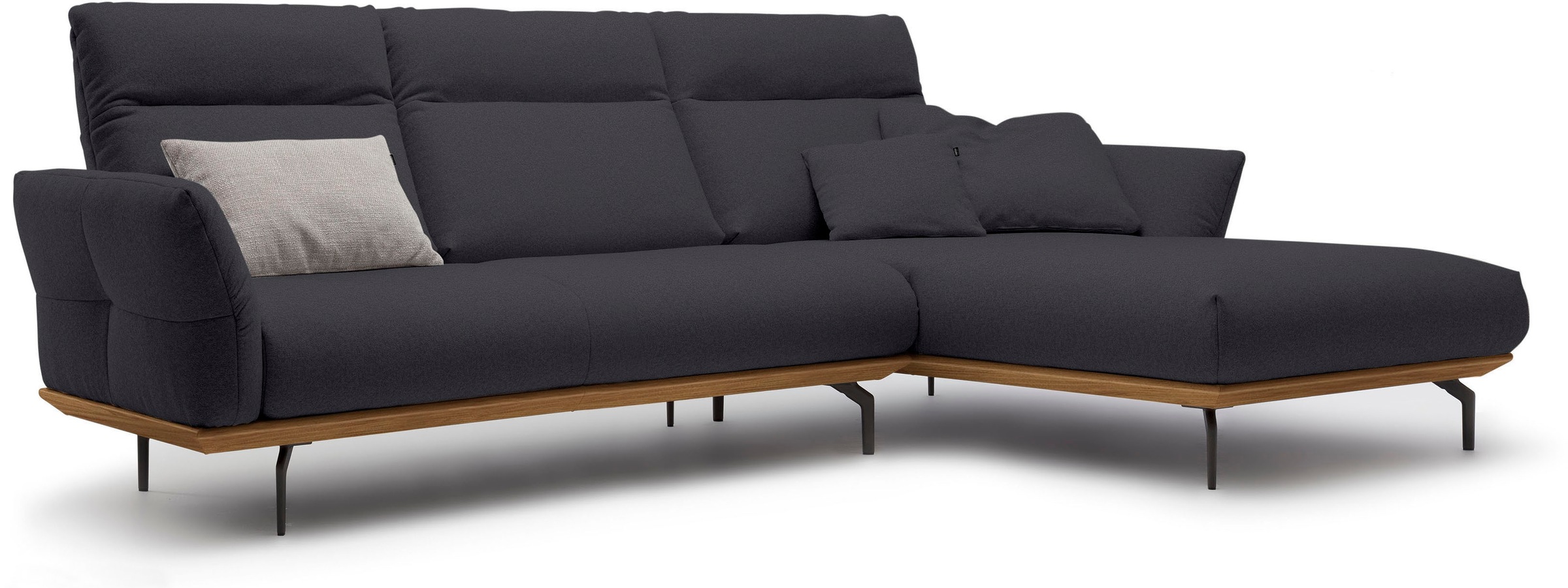 Creation BY ROLF BENZ Ecksofa »CR.460«, Sockel in Nussbaum, Winkelfüße in Umbragrau, Breite 298 cm