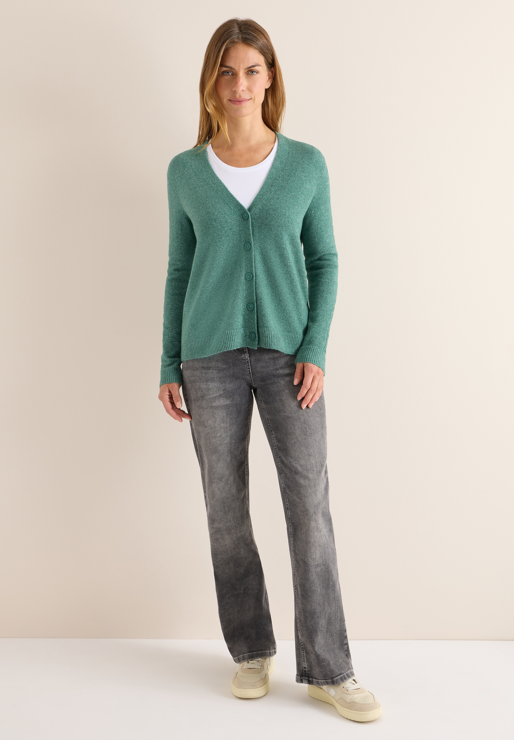 Cecil Cardigan, mit Knopfleiste